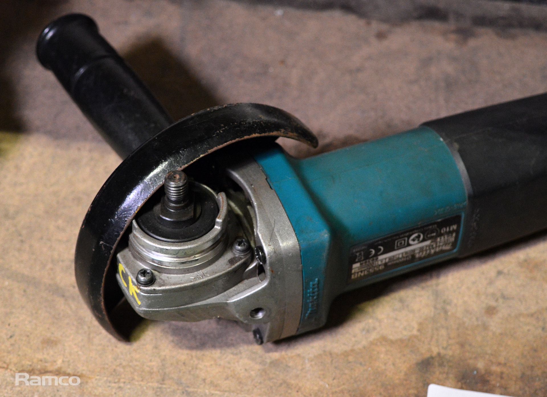 Makita 9553NB Electric Angle Grinder 110v - Image 2 of 2