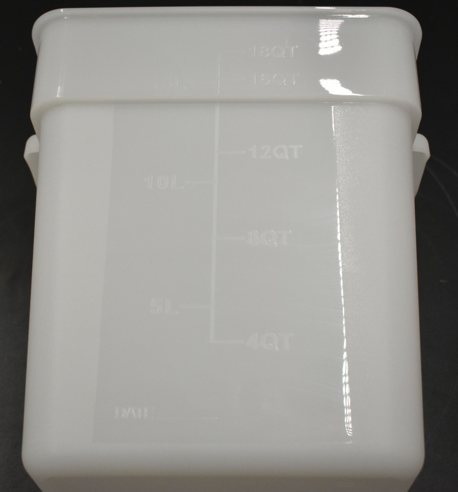 60x 18L food storage containers - white - 12 per box - Image 3 of 3