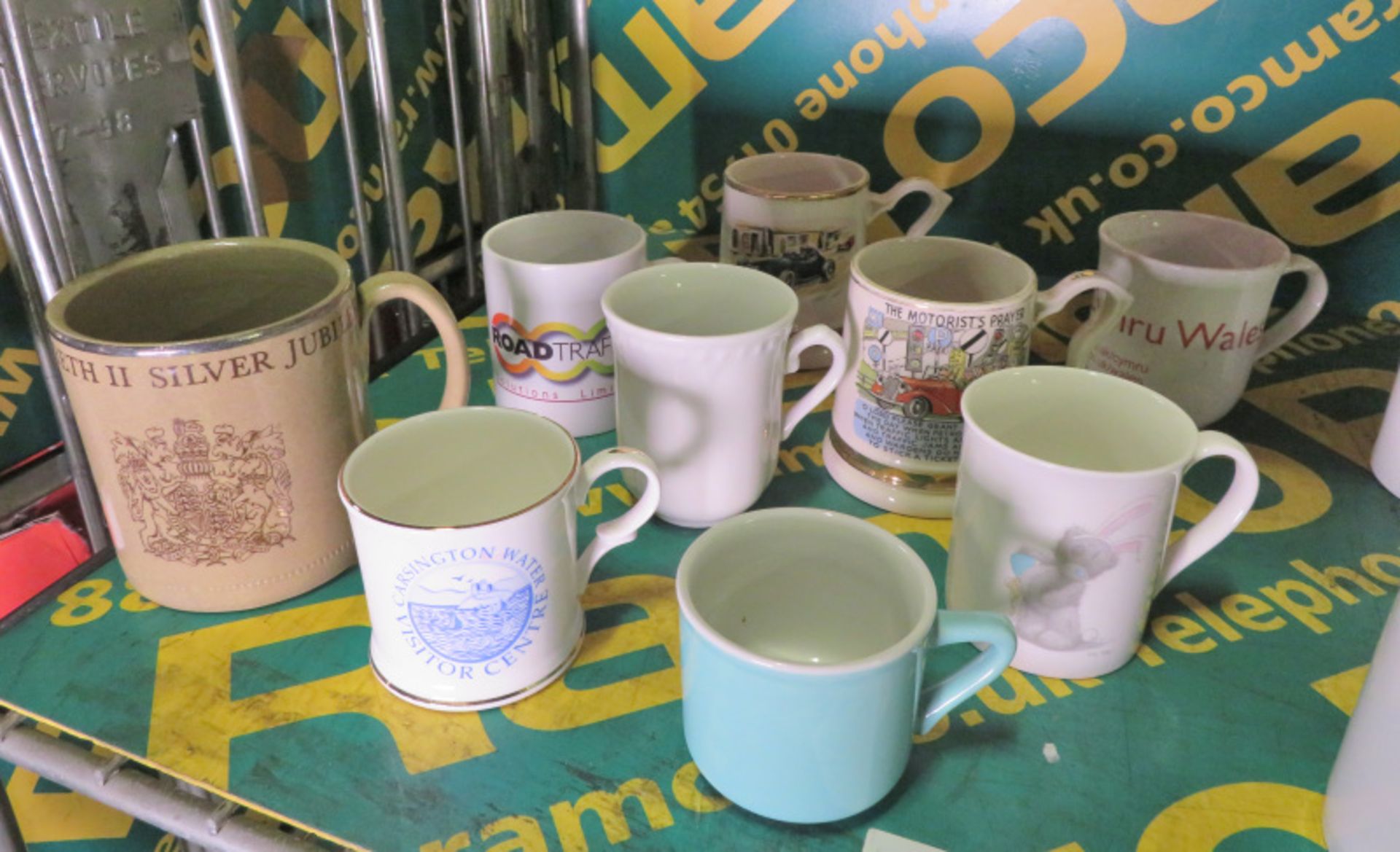 Selection of novelty mugs - Image 2 of 3