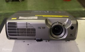 Epson EMP-821 LCD Projector