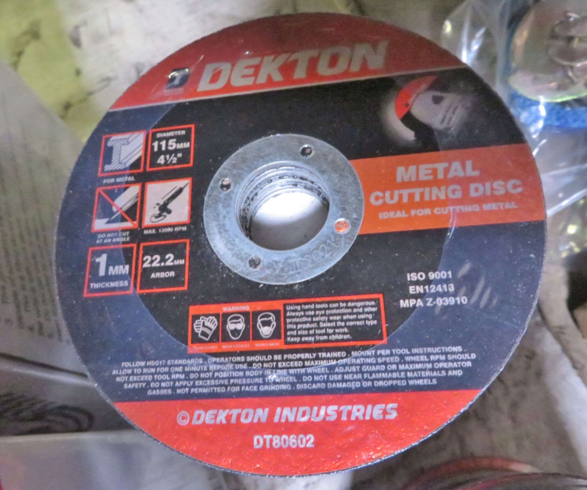 Dekton Metal cutting discs - 115mm diameter - 10 packs - 10 discs per pack - Image 2 of 2