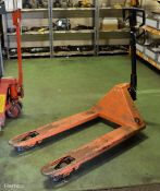 BT Pallet truck