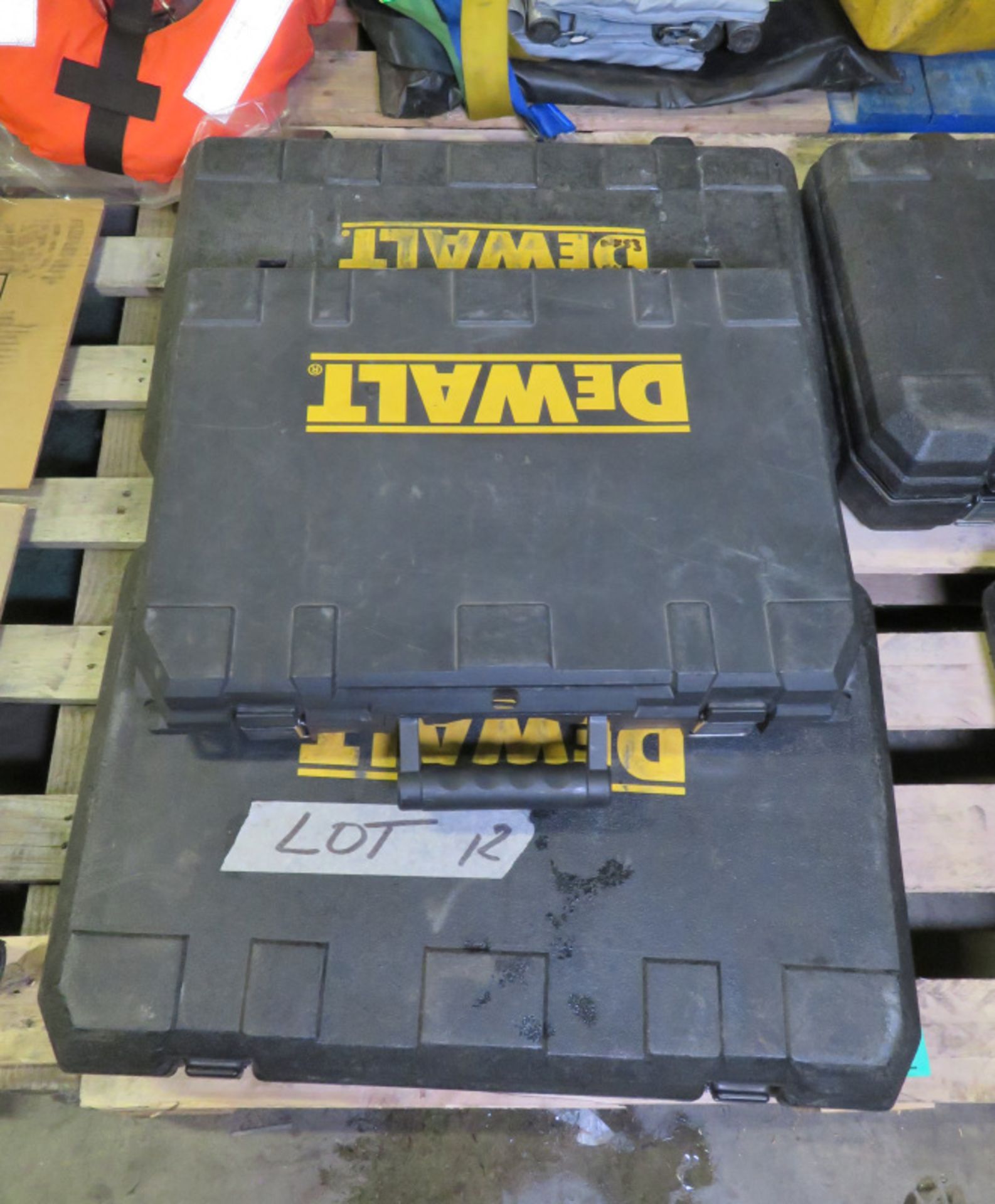 3x Dewalt Reciprocating Saws in cases (1 case broken at hinges) - Image 12 of 12