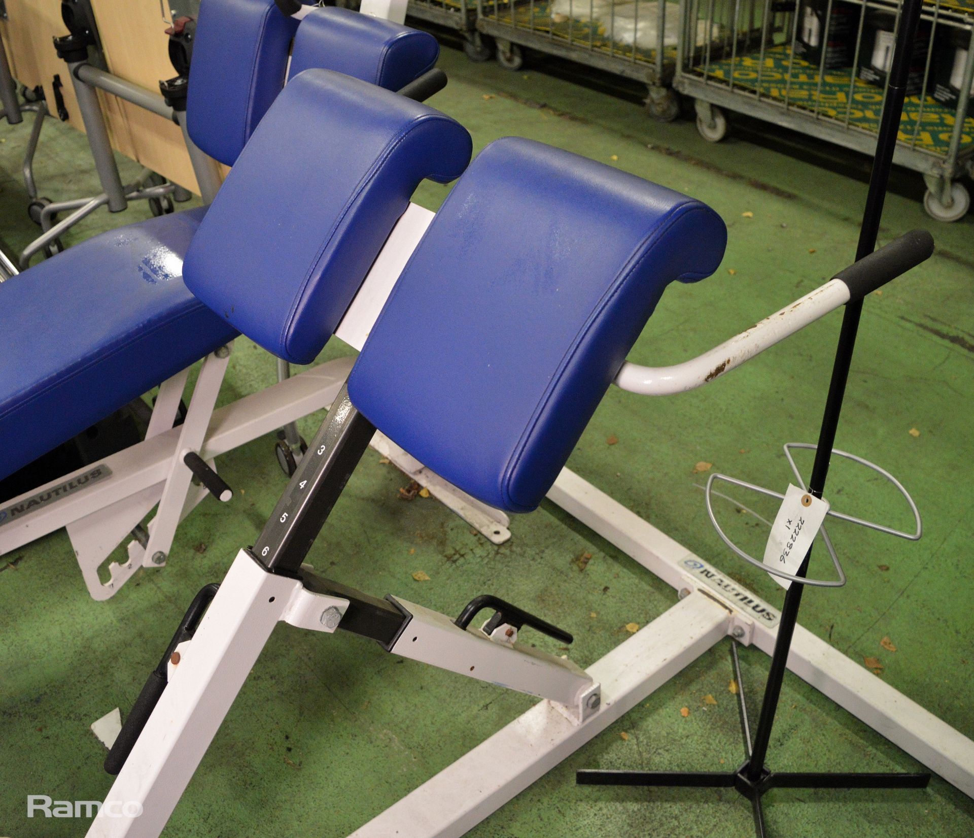 Nautilus gym bench - Image 2 of 4