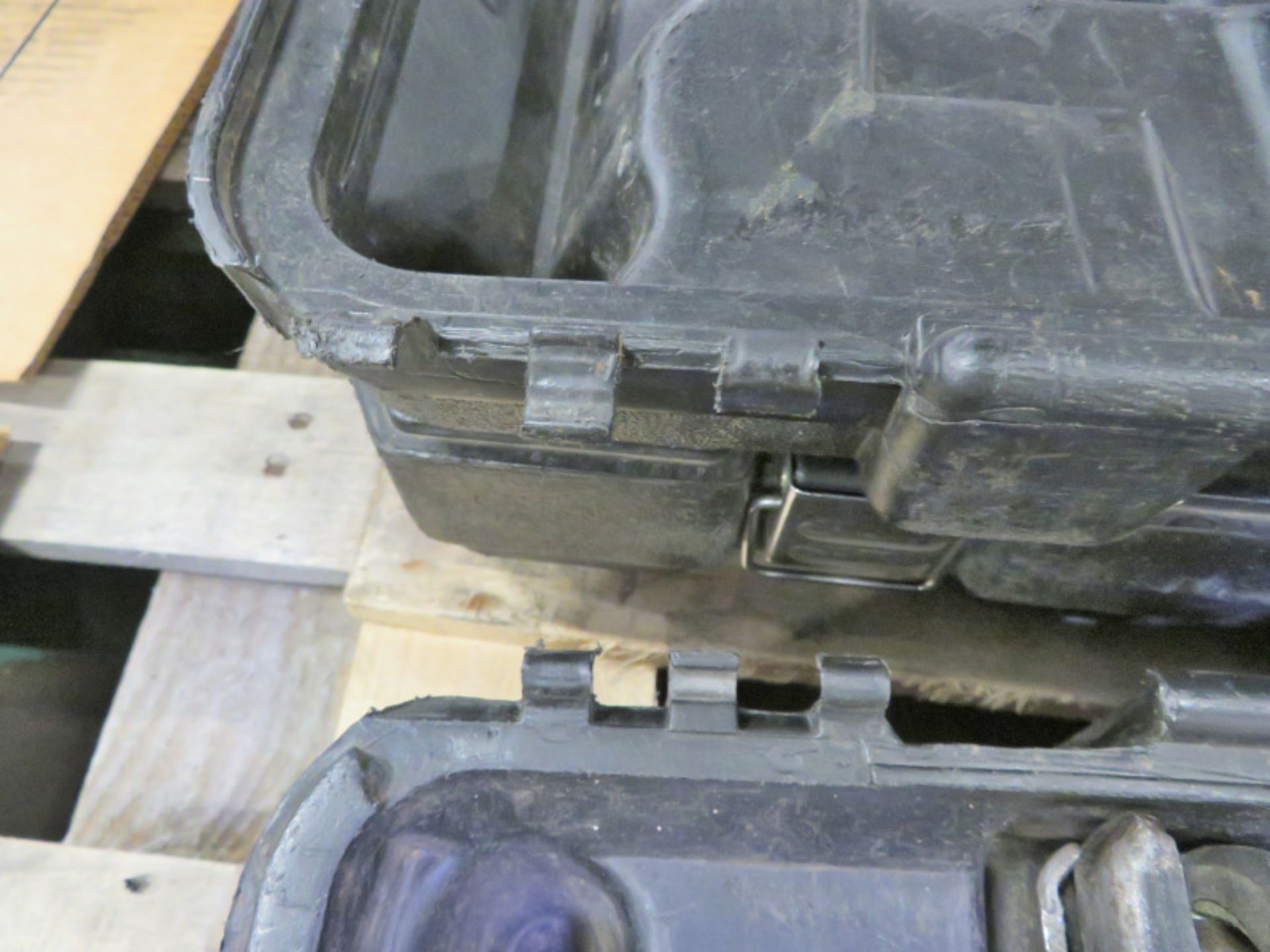 3x Dewalt Reciprocating Saws in cases (1 case broken at hinges) - Image 7 of 12