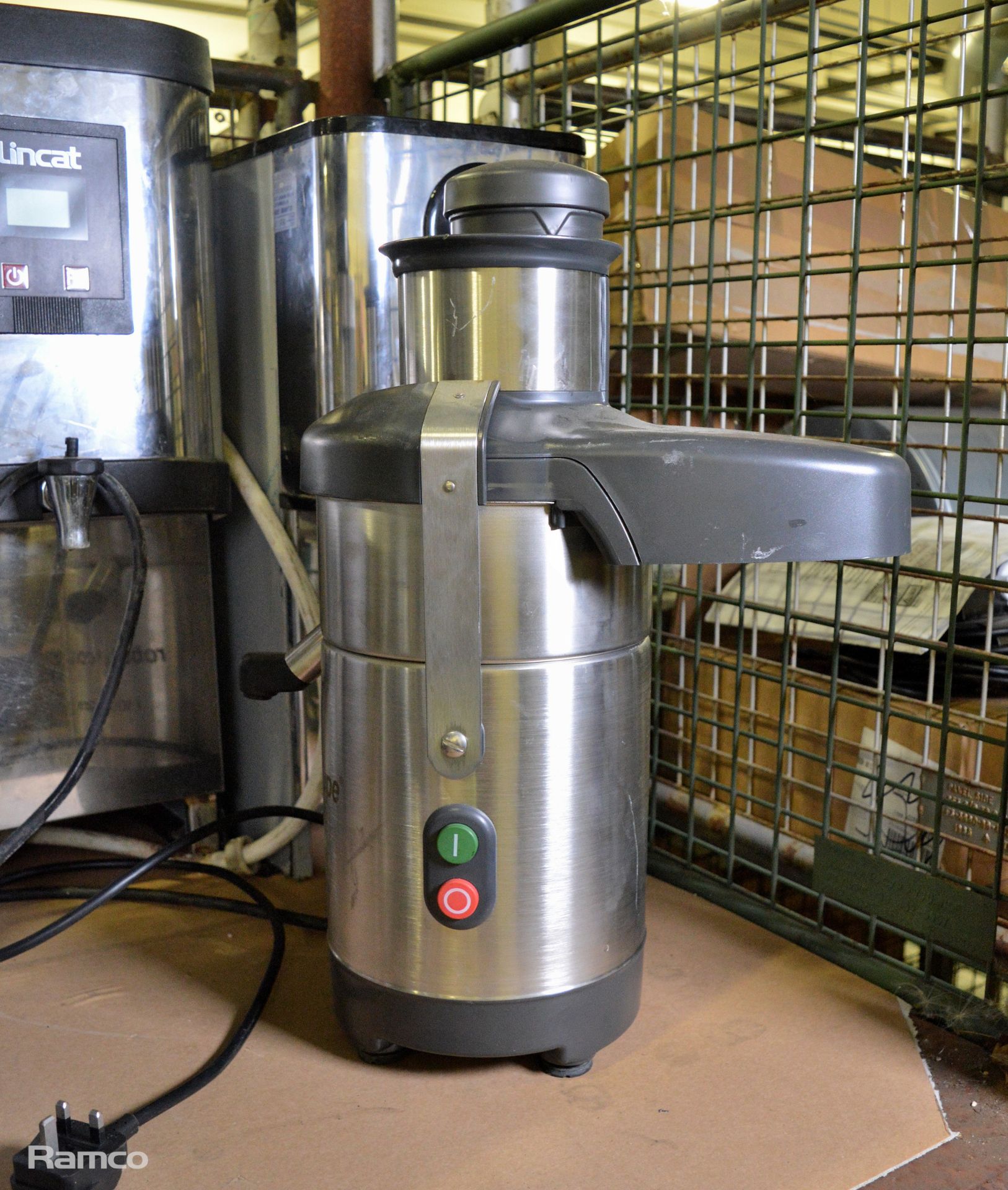 Various Hot Water Drink Dispensers, Soup Kettle, Grills, Serious Pig Snacking Oven Roast C - Image 6 of 6