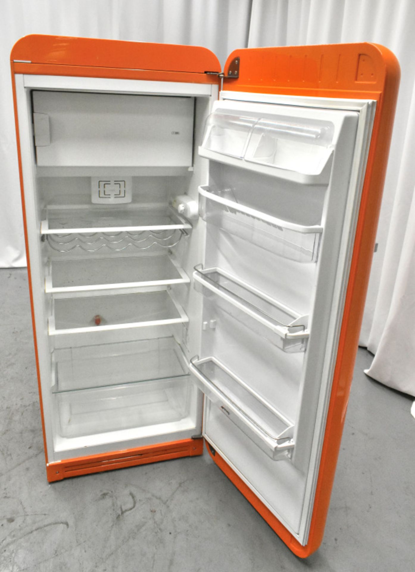 Smeg Retro Orange Fridge - Model FAB28QO1 with small freezer compartment - 600 x 1510 x 54 - Image 5 of 9