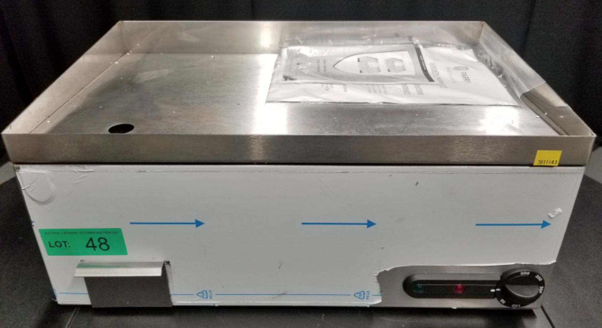 Parry Double Griddle - Model CGR2 - Serial No.120060410 Slight dent on right panel - L560