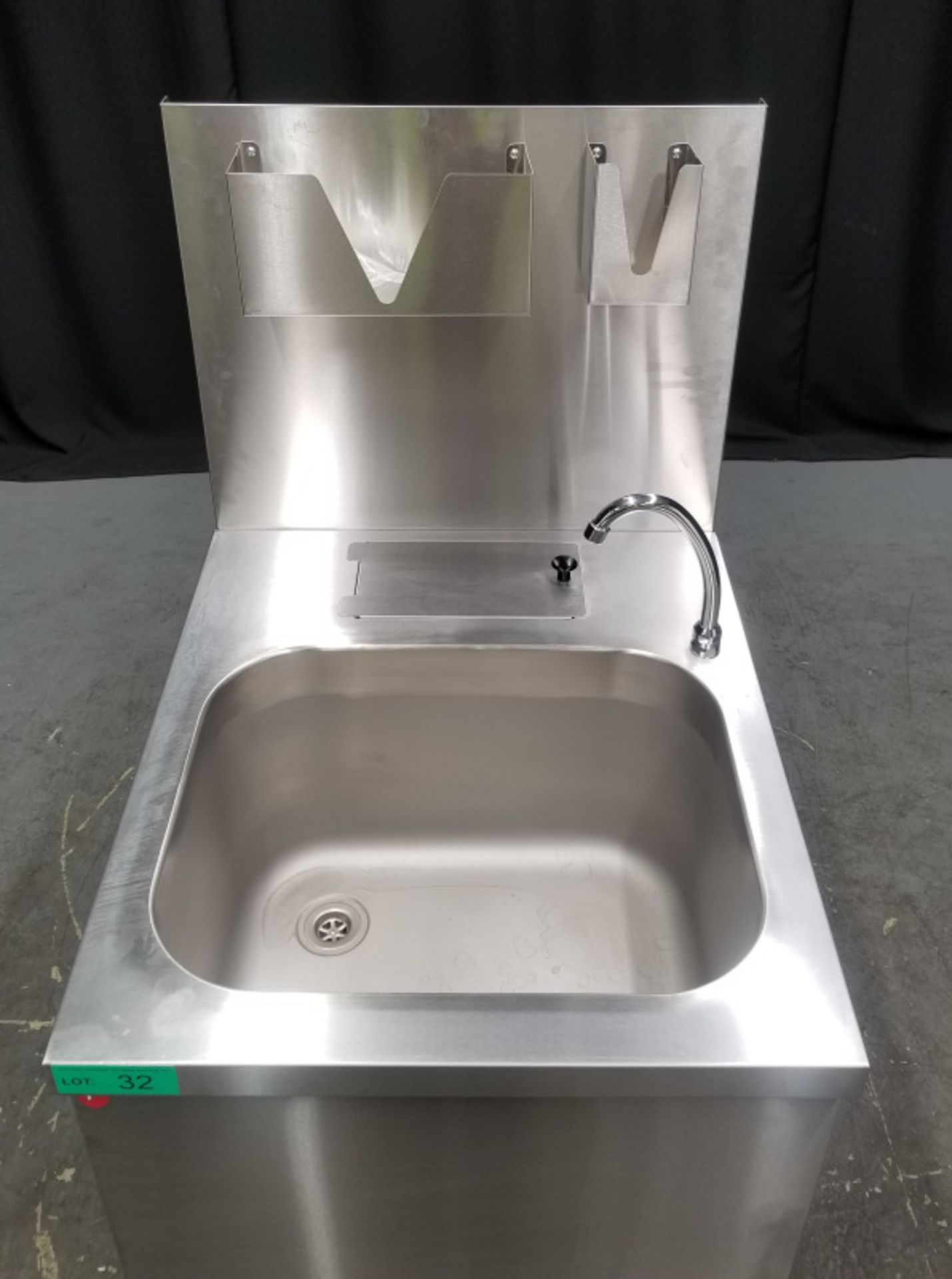 Parry Bespoke Mobile Wash Basin - Model NWBT54 Serial No.150170002 - L600 x W725 x H1400 - Image 2 of 13