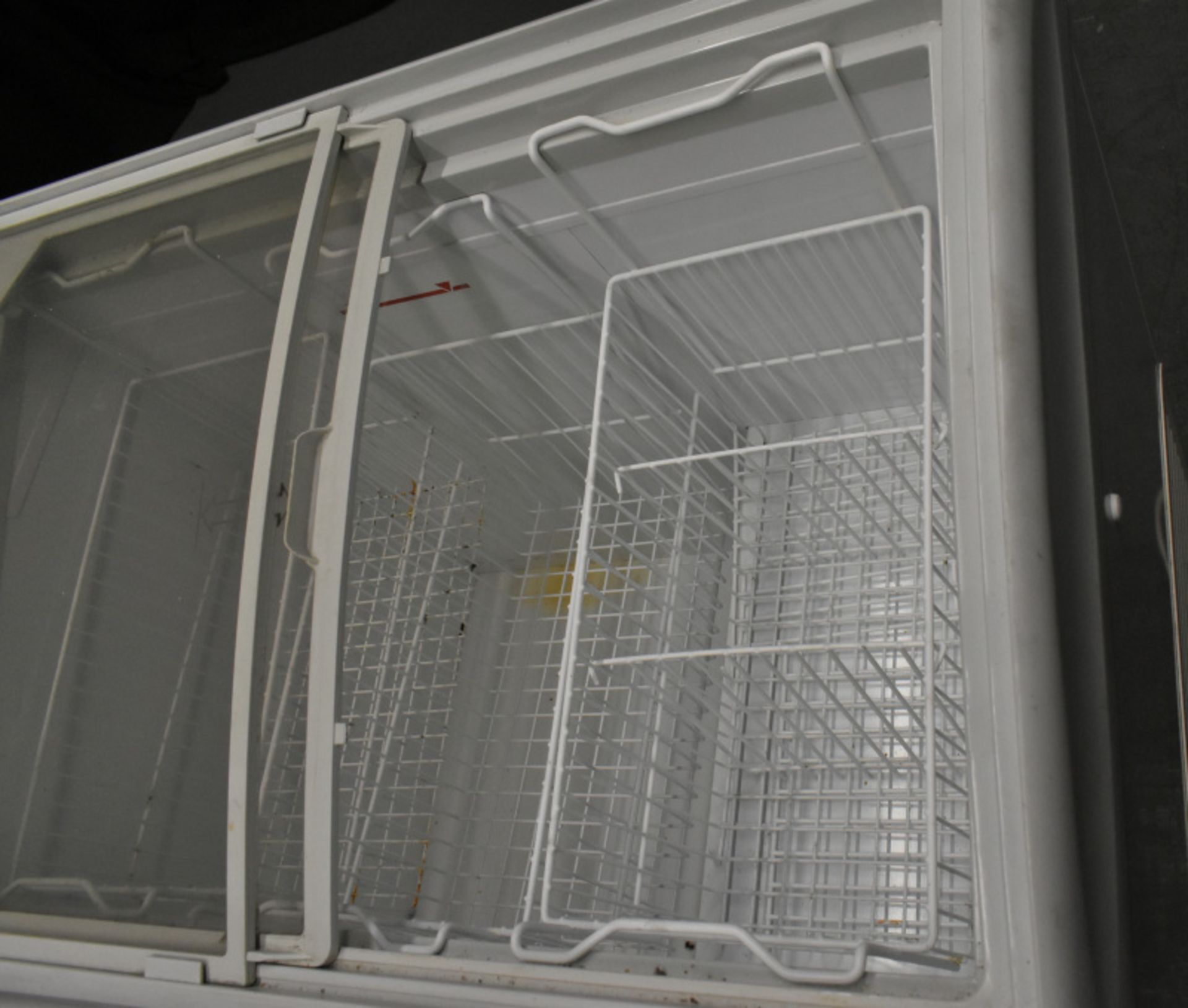 AHT Double Sliding Glass top display Freezer - R290 - L1000 x W660 x H890mm - Image 4 of 14