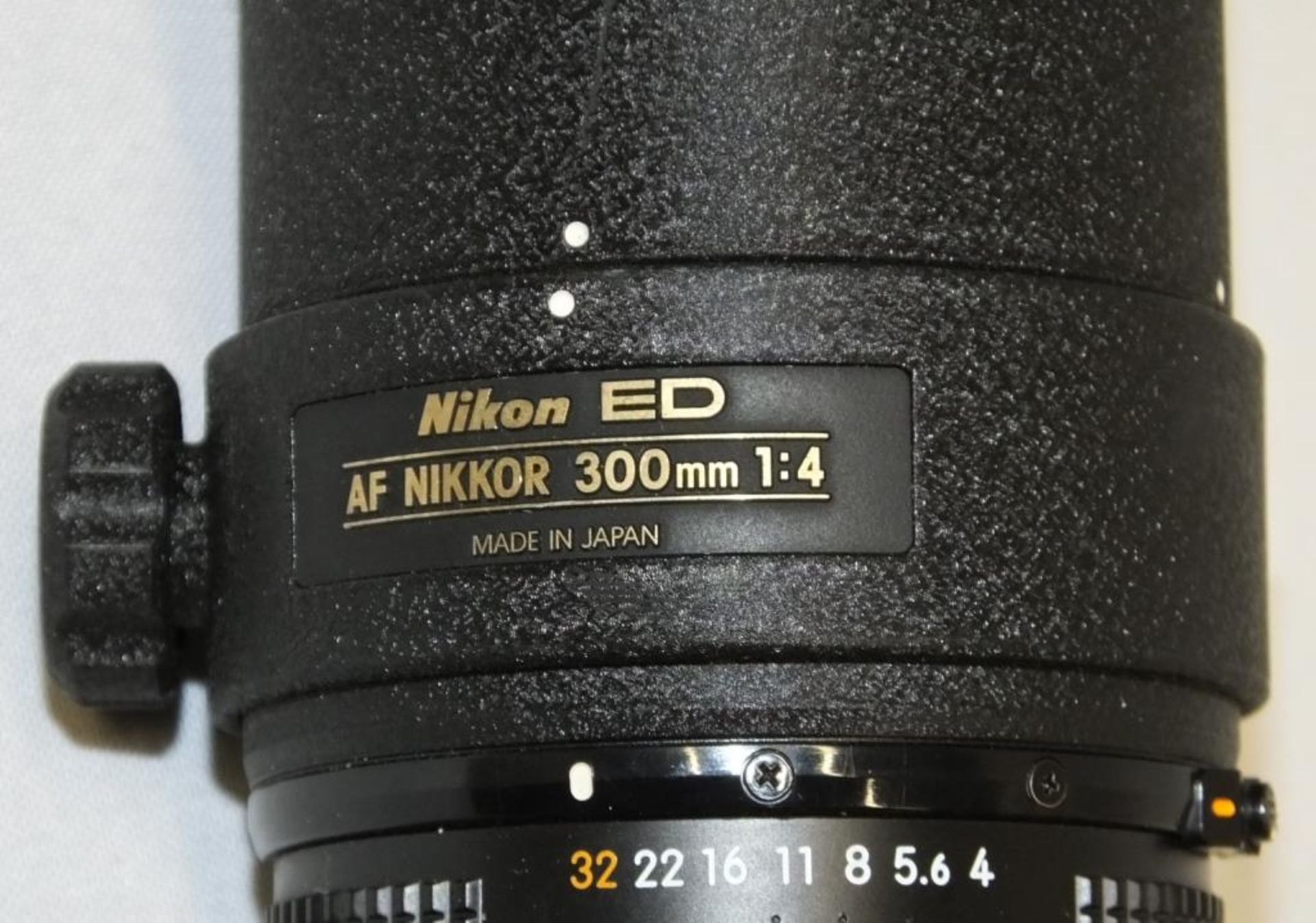 Nikon ED AF Nikkor 300mm 1:4 Lens with Nikon L37c 82mm Filter and Nikon CL-42 Case - Image 2 of 7