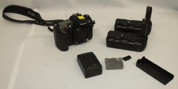 Fujifilm S5 Pro camera body manual, 1x battery, 1x BC-150 batt. charger, 2x AA battery adapter packs