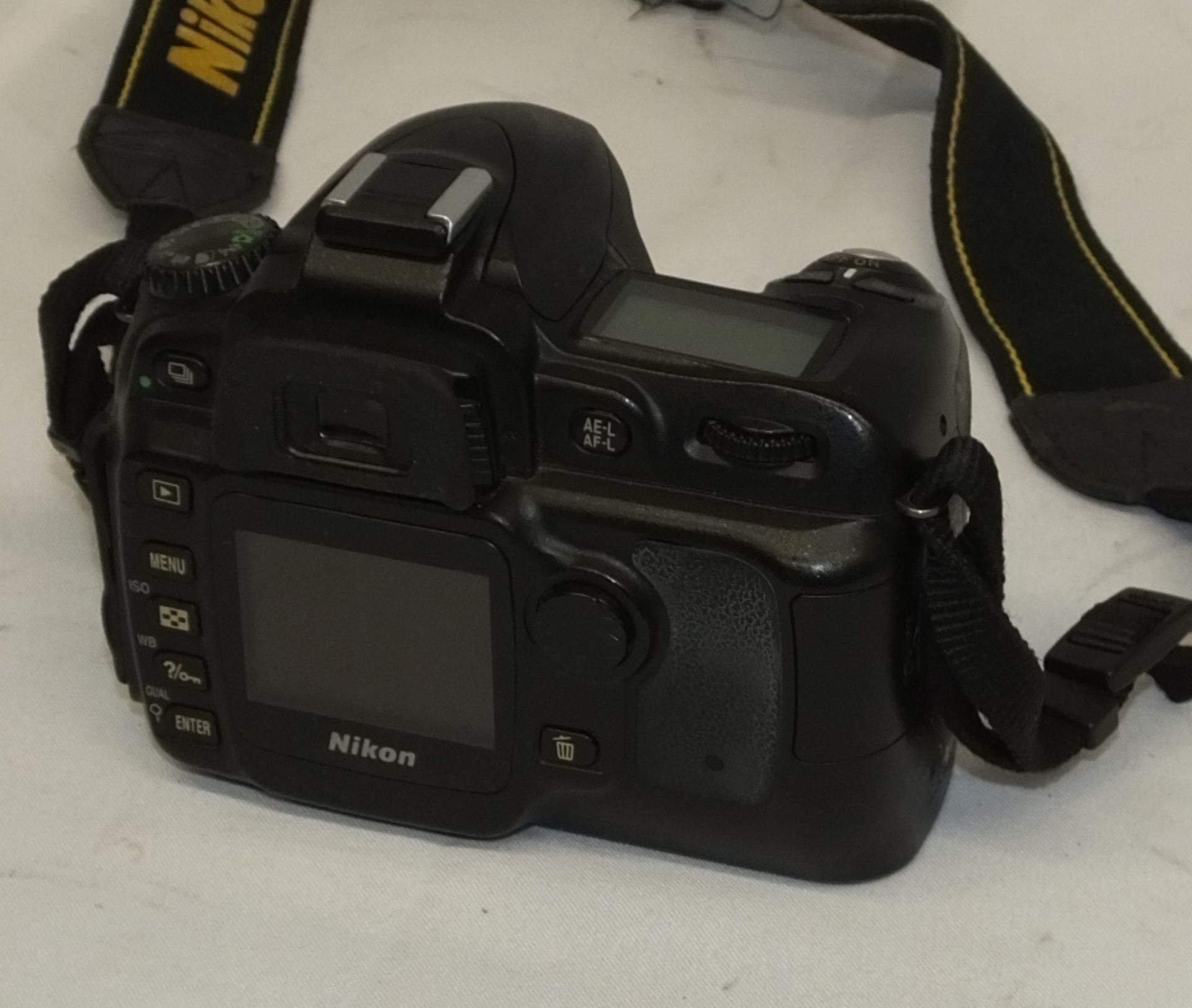 Nikon D50 camera body - serial 7418855 - 2x Batteries, 1x charger, 1x 1GB memory card and more - Image 5 of 14