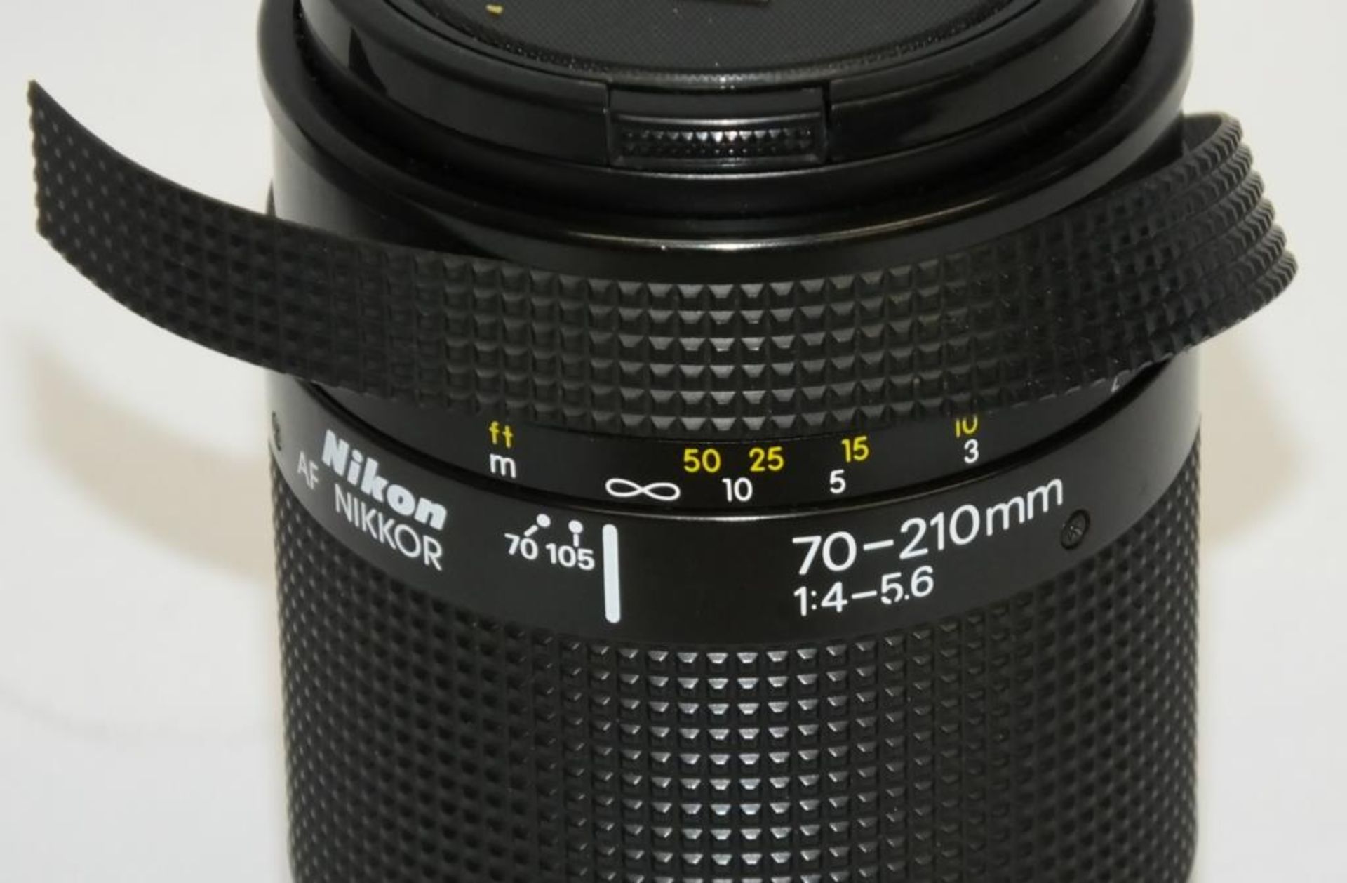 Nikon AF Nikkor 70-210mm 1:4-5.6 Lens - Serial No. - 2432172 rubber grip coming away as seen in pics - Image 2 of 4