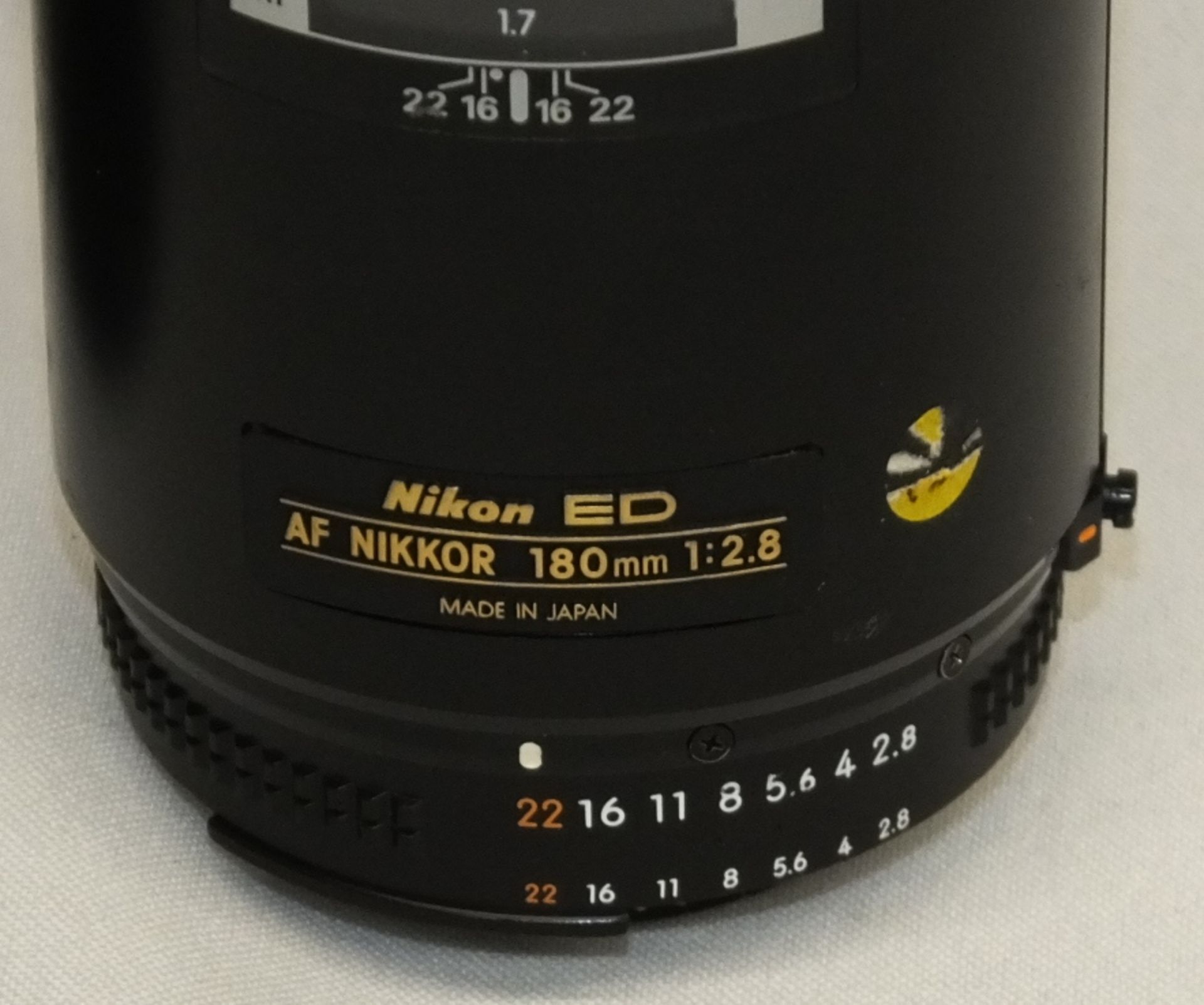 Nikon ED AF Nikkor 180mm 1:2.8 Lens with Nikon CL-38 Case - Please see description - Image 2 of 4