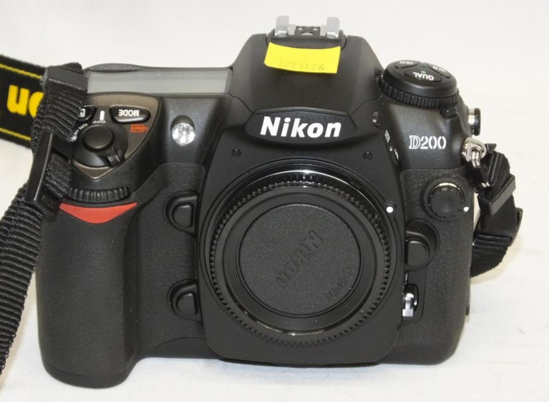 Nikon D200 camera body - serial 8025789 - no battery - no card - Image 2 of 4