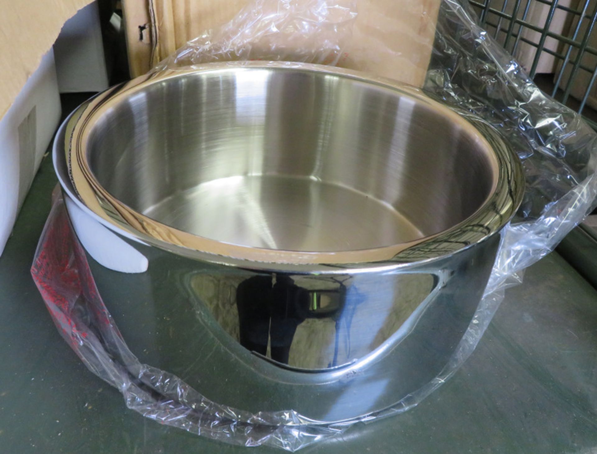 Various Catering Equipment - 6x Deep Walled Salad Bowls, 36x 9 inch Vegetable Colanders & more - Image 2 of 4