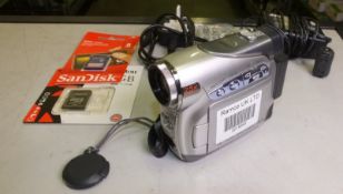 JVC GR D290U Mini DV Digital Video Camcorder & Accessories