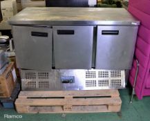 Polar R134a 3 Door Counter Fridge - SPARES OR REPAIRS - L 1370mm x W 700mm x H 870mm