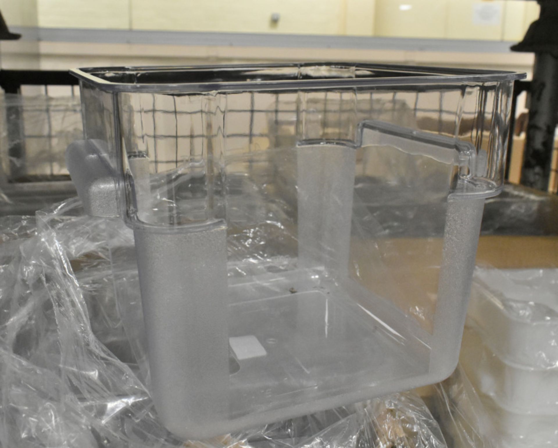 Various Catering Equipment - 72x Transworld Clear Plastic Containers, 23x White Plastic Tubs - Image 3 of 8