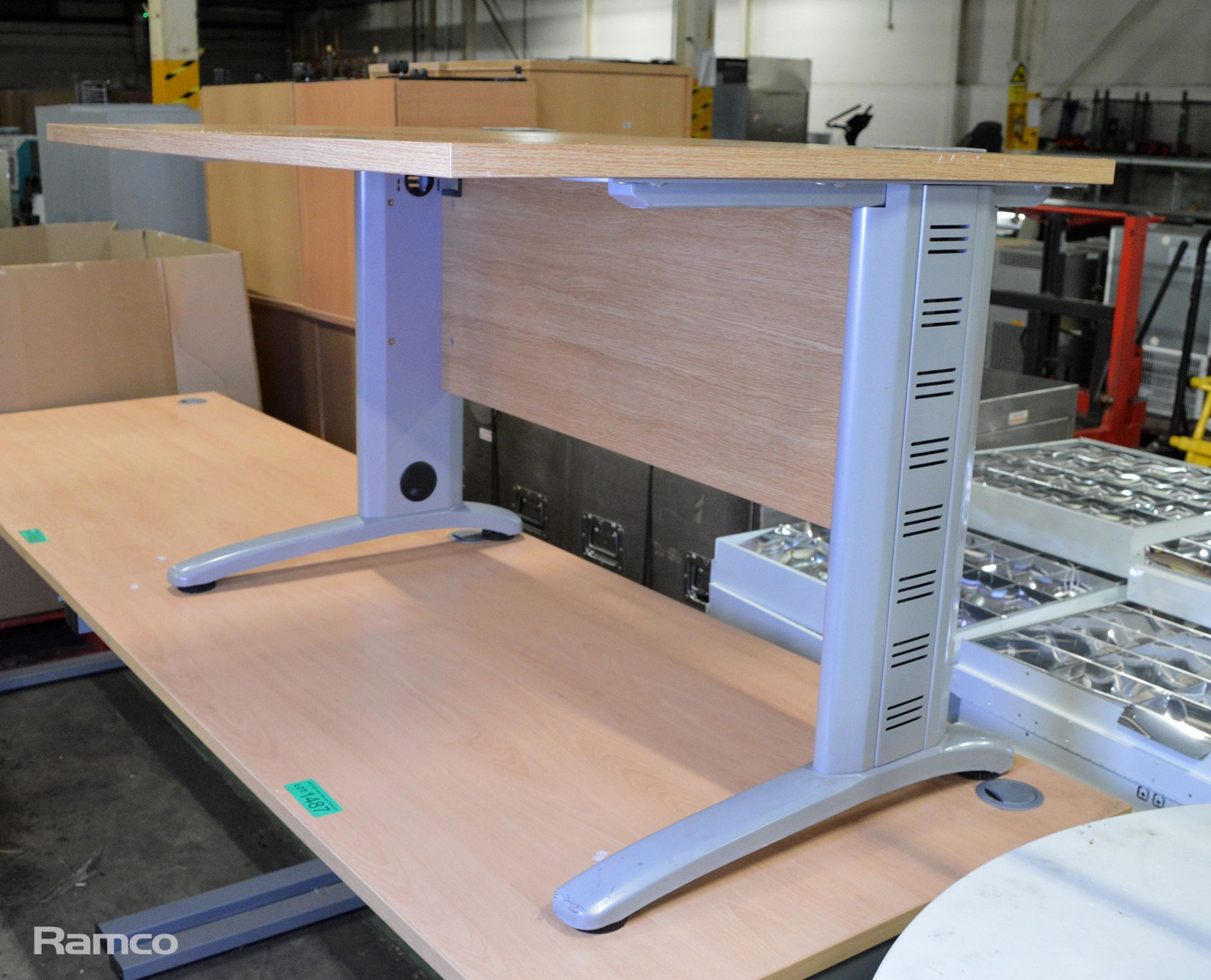 Wooden top metal legged Computer Desk W 1200mm x D 800mm x H 720mm - Image 2 of 3