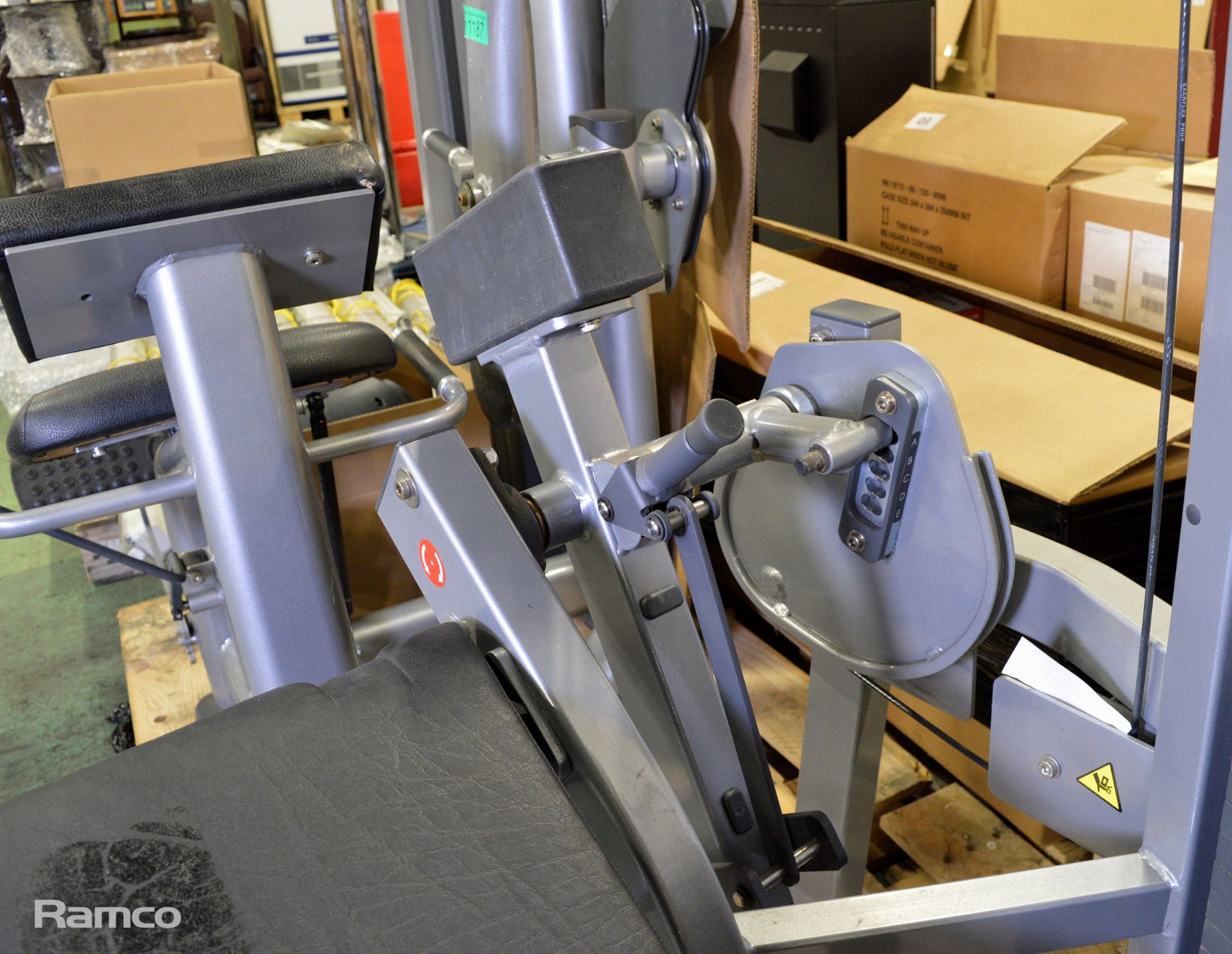 Life FItness Leg Extension gym station - Image 3 of 8