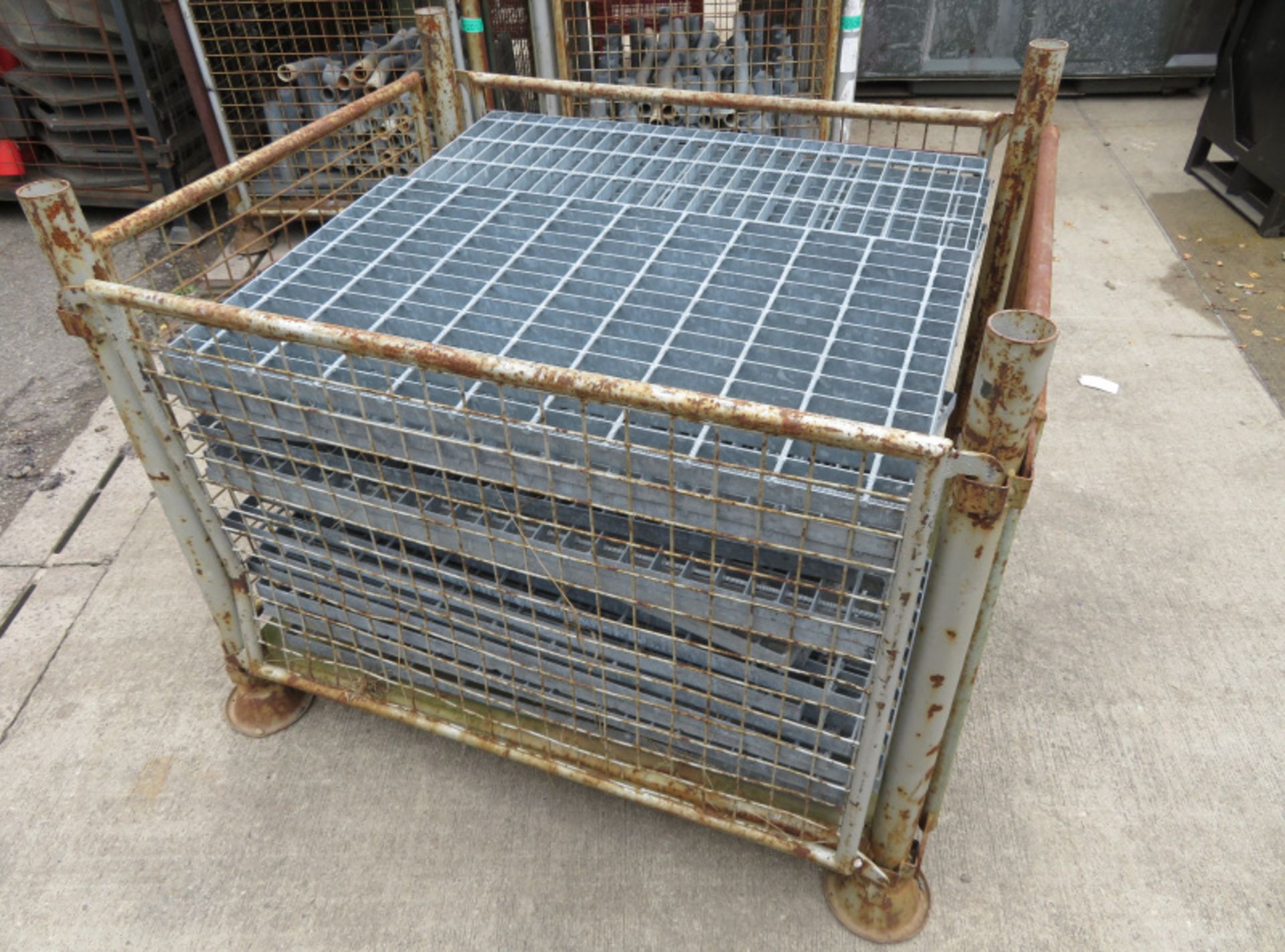 Galvanised grid sections - Image 2 of 3