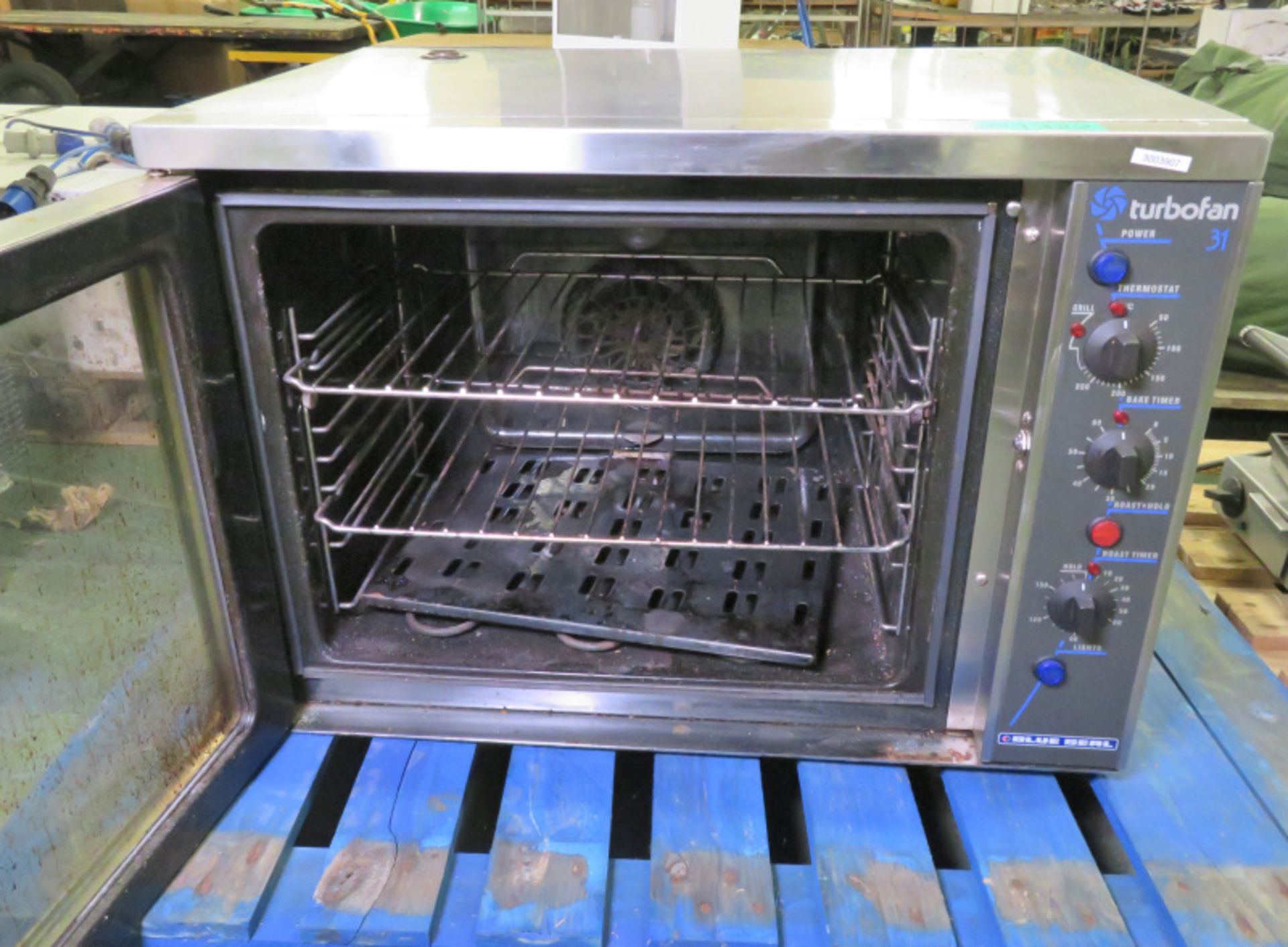 Blue Seal E33MS Turbofan Oven 240v L 800mm x W 700mm x H 580mm - Image 5 of 6