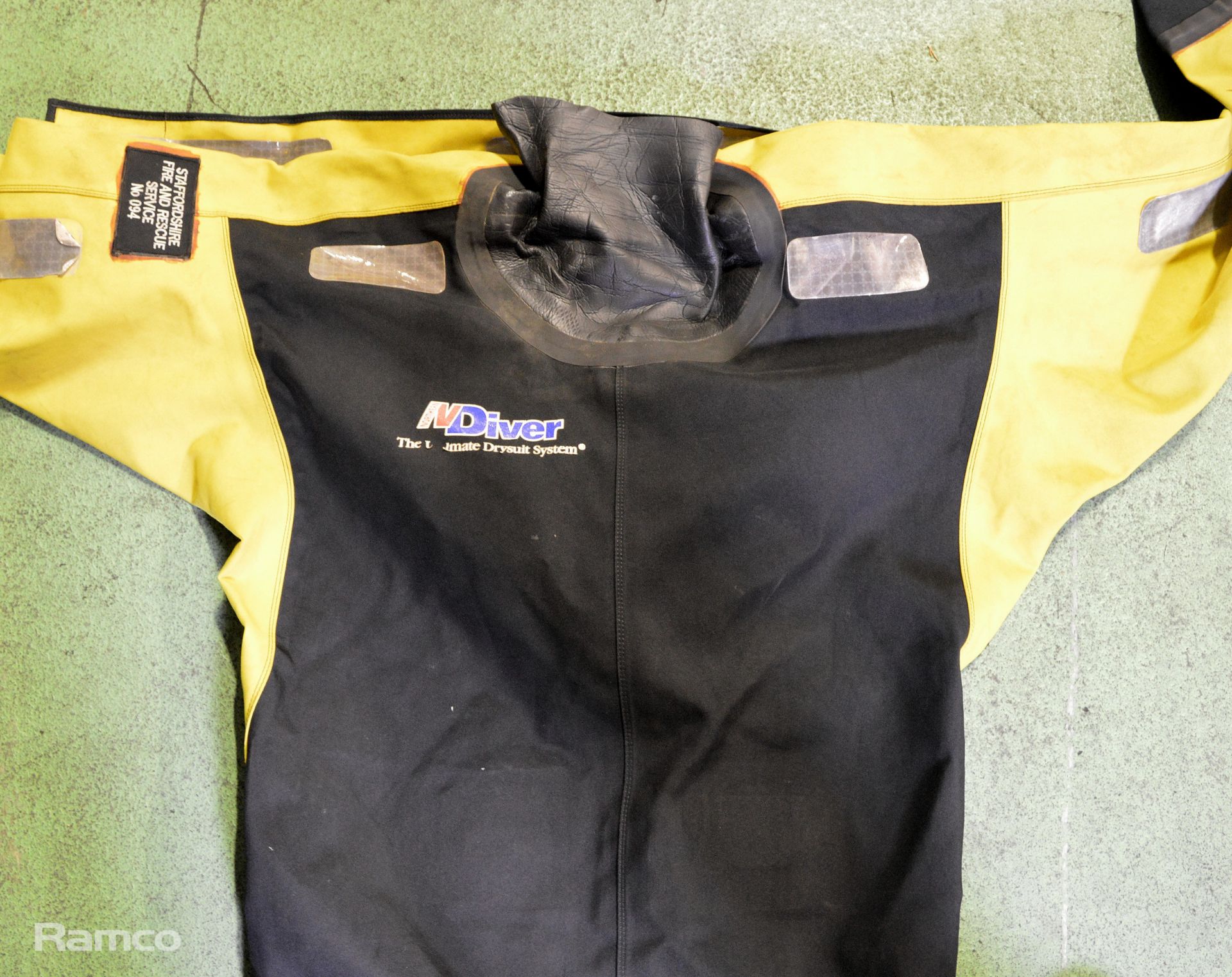 8x Northern Diver Drysuits - XL - Image 4 of 4