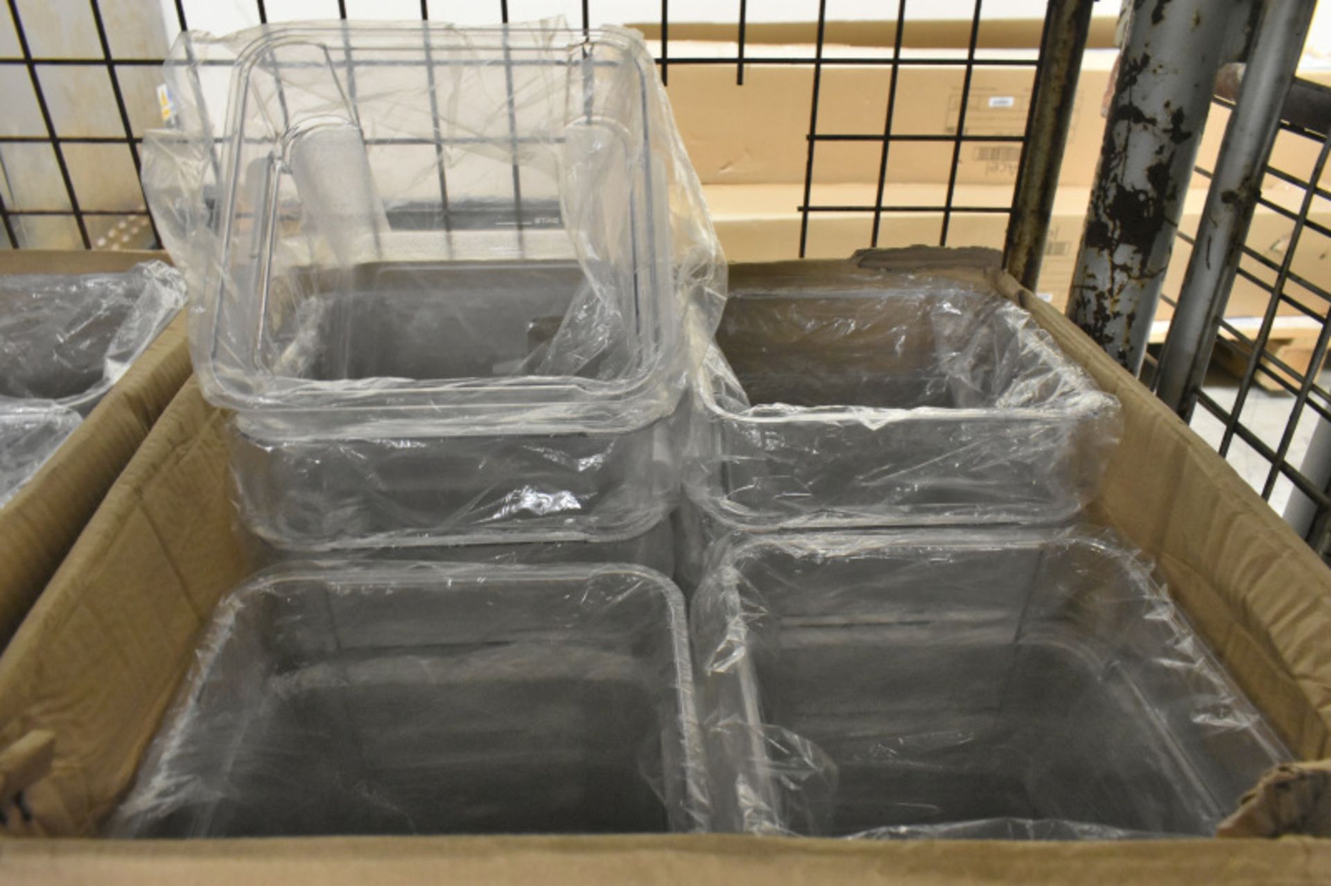 Various Catering Equipment - 72x Transworld Clear Plastic Containers, 23x White Plastic Tubs - Image 7 of 8