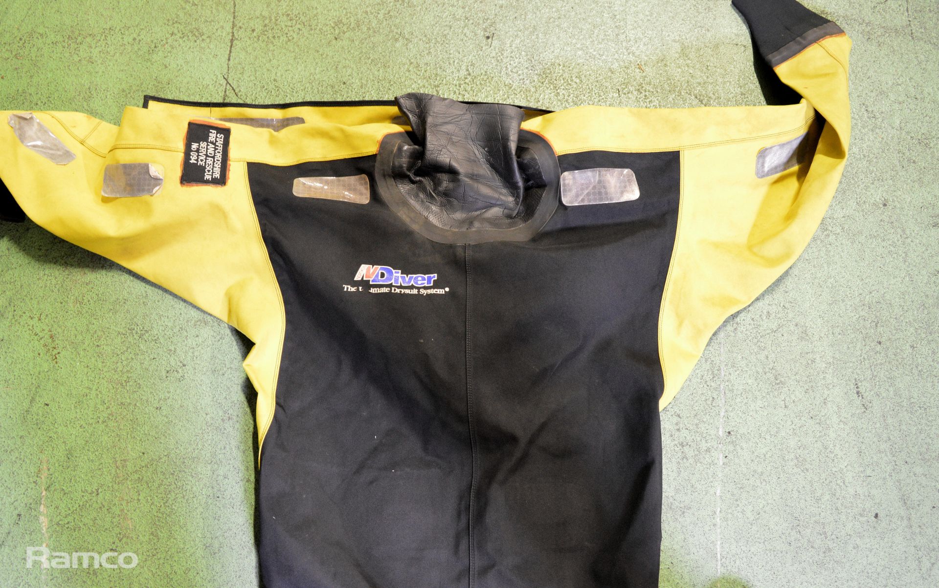 8x Northern Diver Drysuits - XL - Image 3 of 4