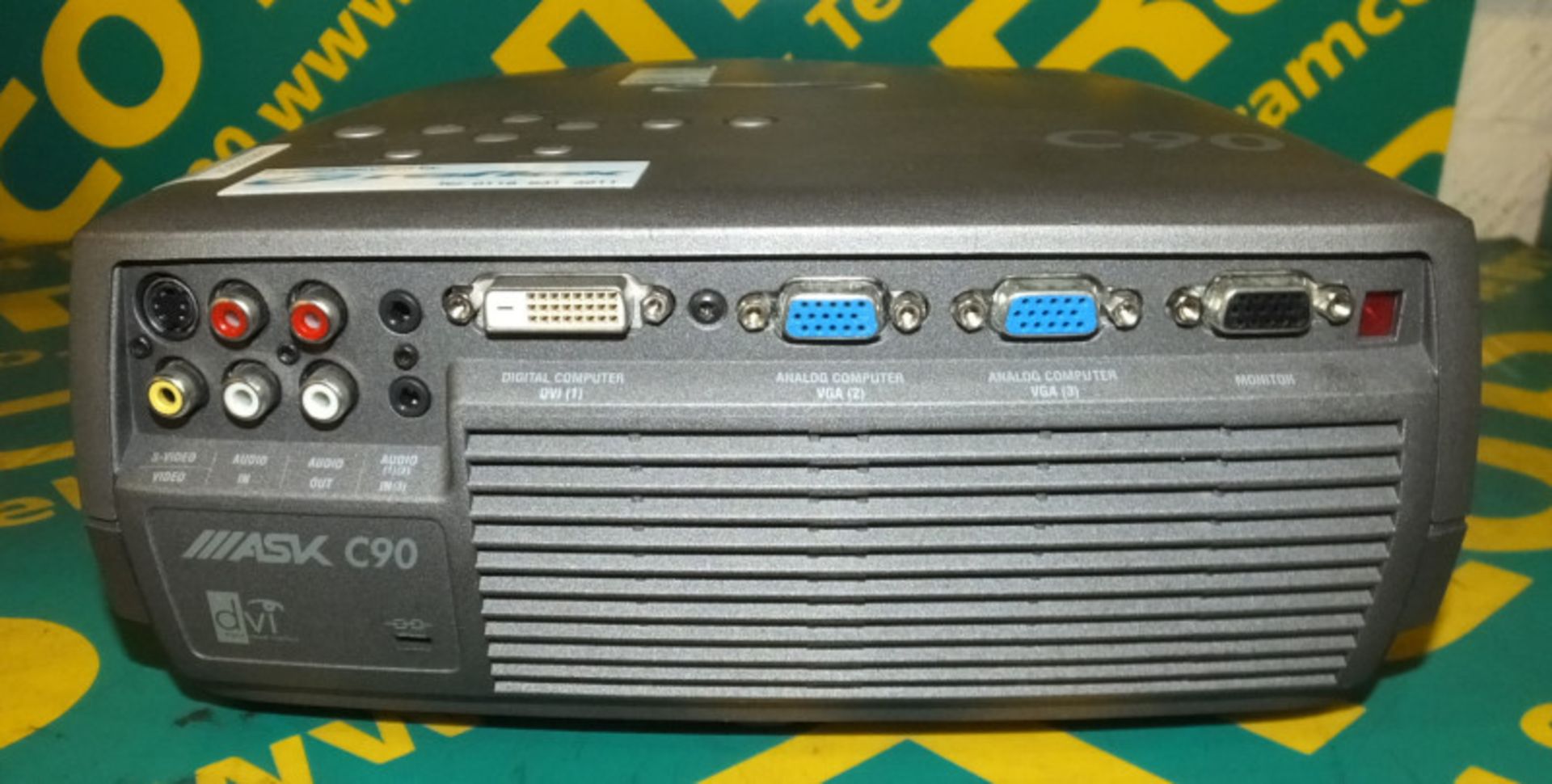 ASK C90 DVI Projector In A Case - Image 5 of 9
