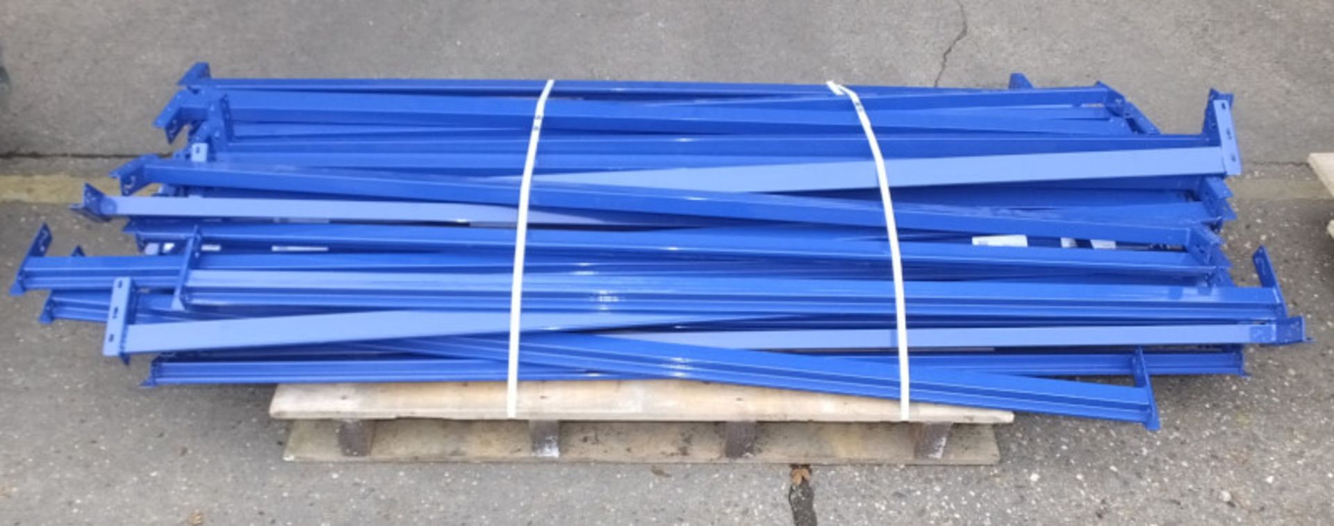 Racking assembly - Grey uprights, Blue beams - 21x Uprights H 2000mm x W 600mm, 58x Beams - Image 5 of 17