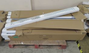 26x 1500mm Single Surface TS 35W Light Fittings