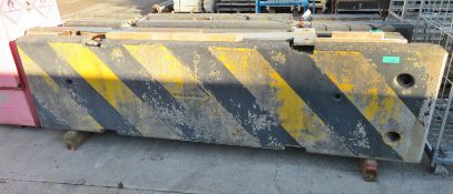 TVCB Concrete barrier - 3000mm x 450mm x 800mm - weight 2500kg