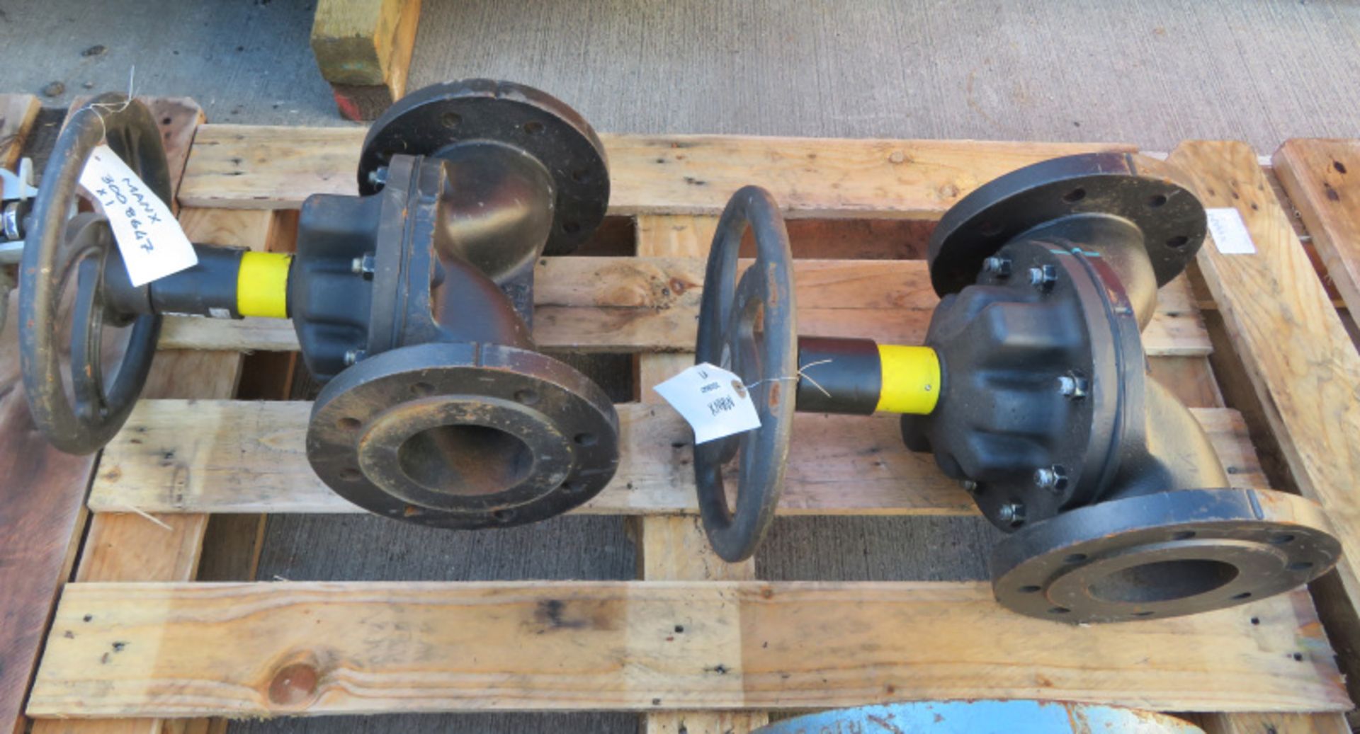 3x Gate Valves - various sizes - Image 3 of 3