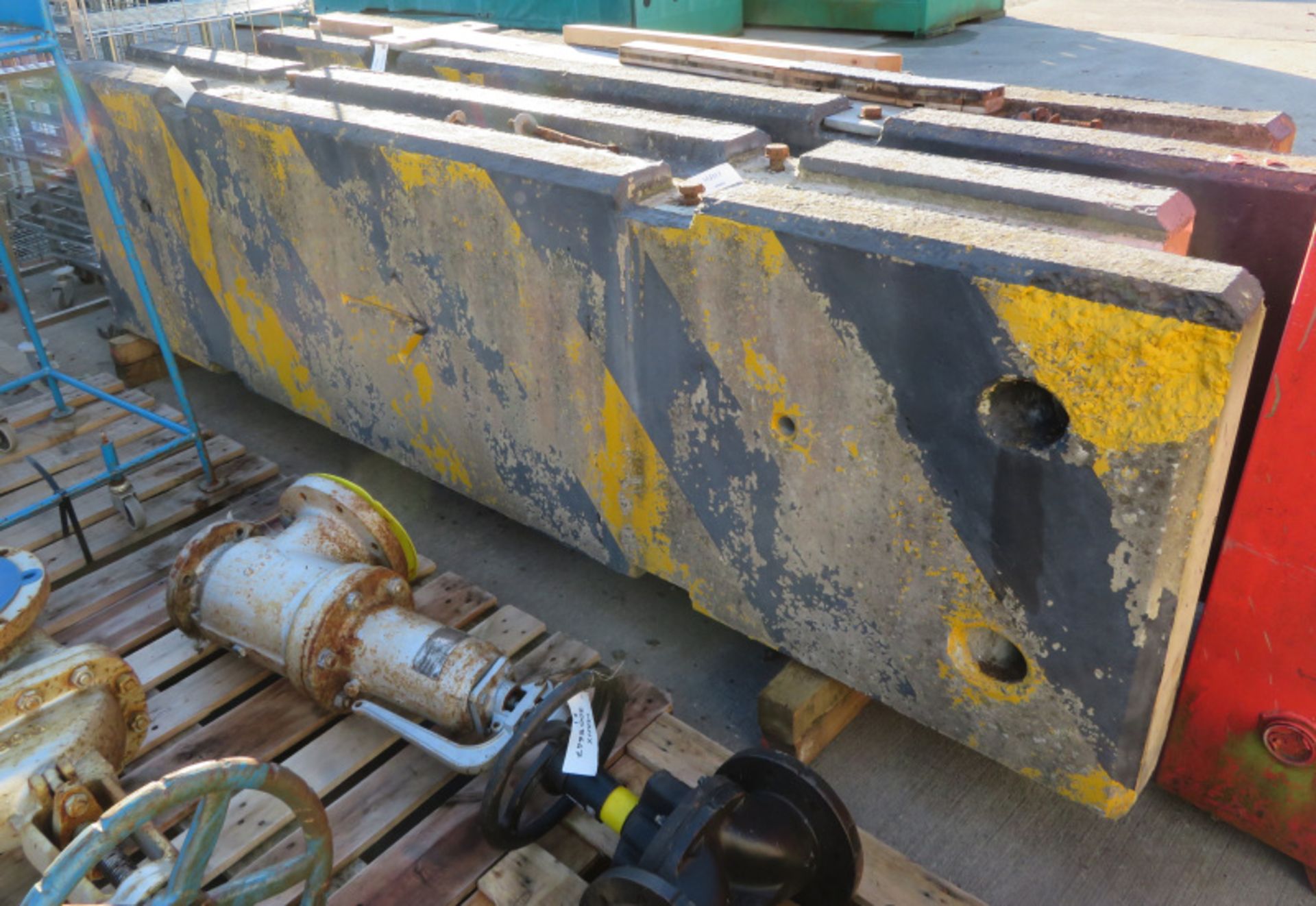 TVCB Concrete barrier - 3000mm x 450mm x 800mm - weight 2500kg