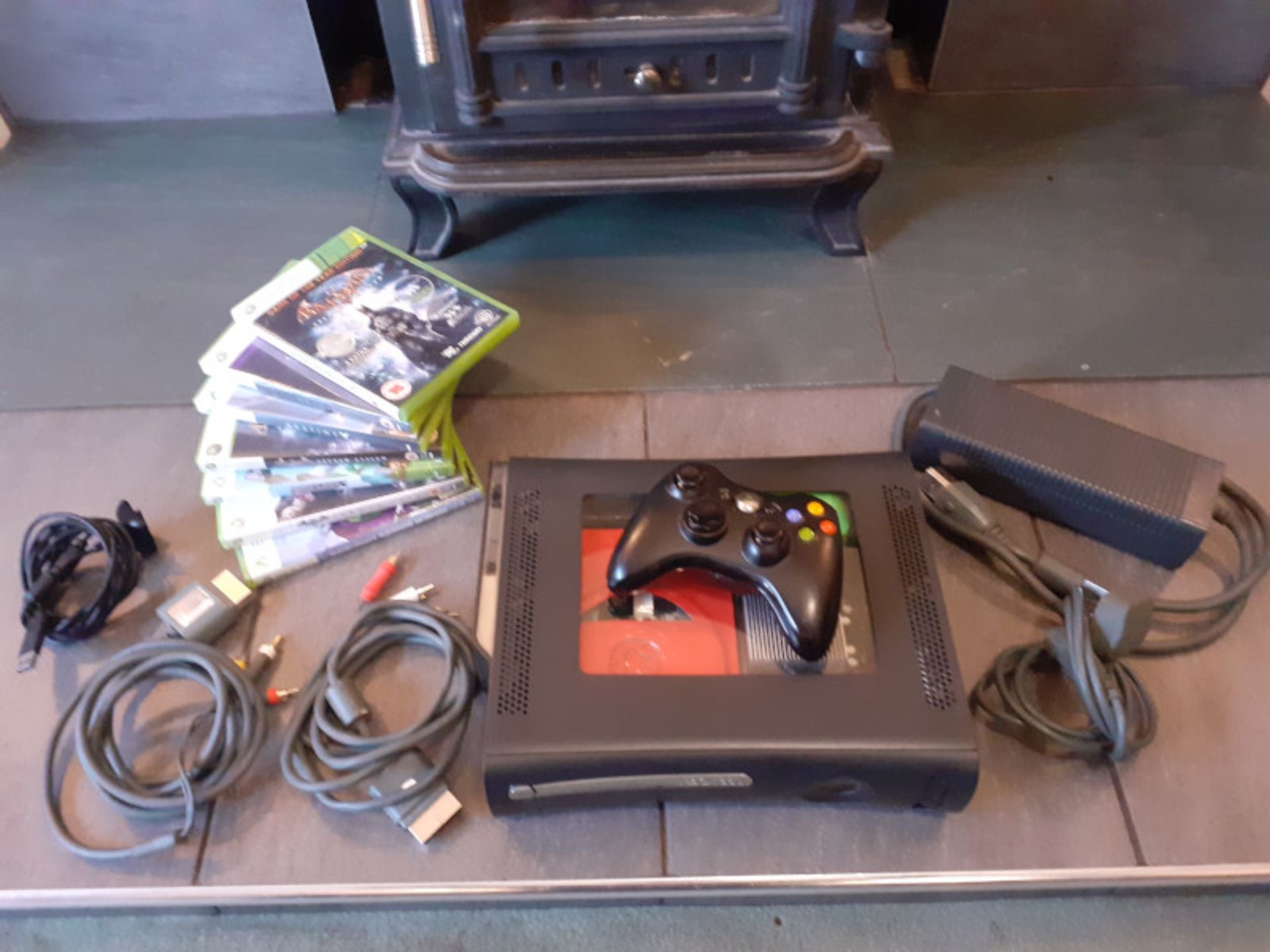 Xbox 360 games console (transparent body) with controller and charger, power lead, 2x comp - Image 2 of 5