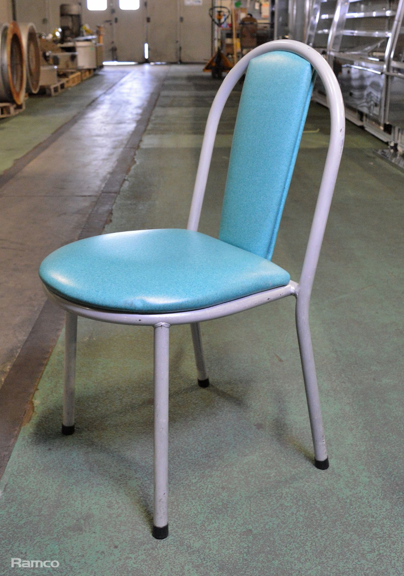 24x Chair Gray Metal Frame with green Padded Seats - Image 3 of 5