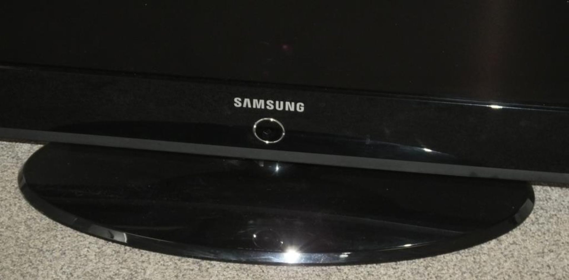 Samsung 32 inch flat screen television - Model LE32A436T1D - Type LE32A436 - AC 220-240V - Bild 2 aus 6