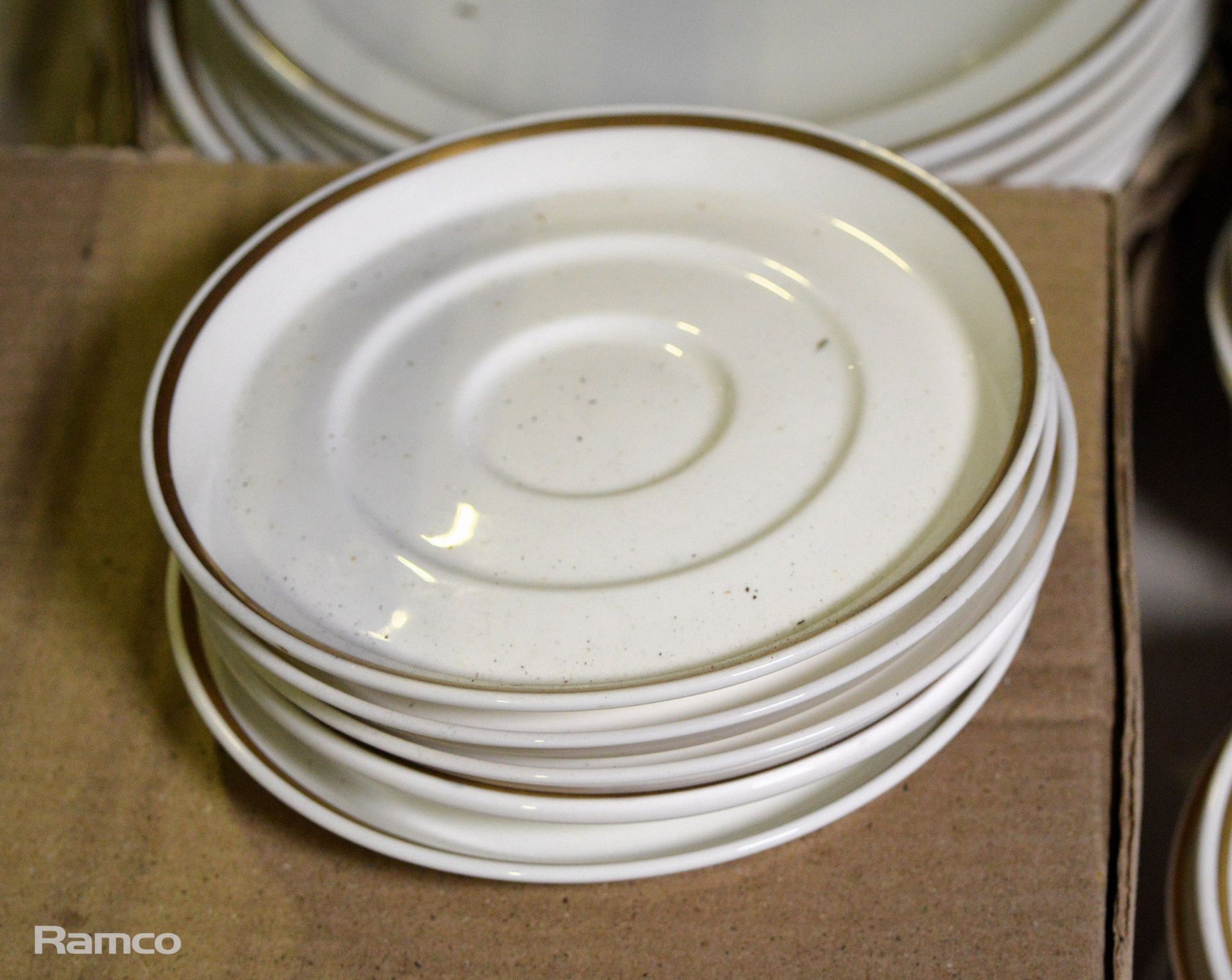 Crockery - plates, bowls, saucers - Image 4 of 4