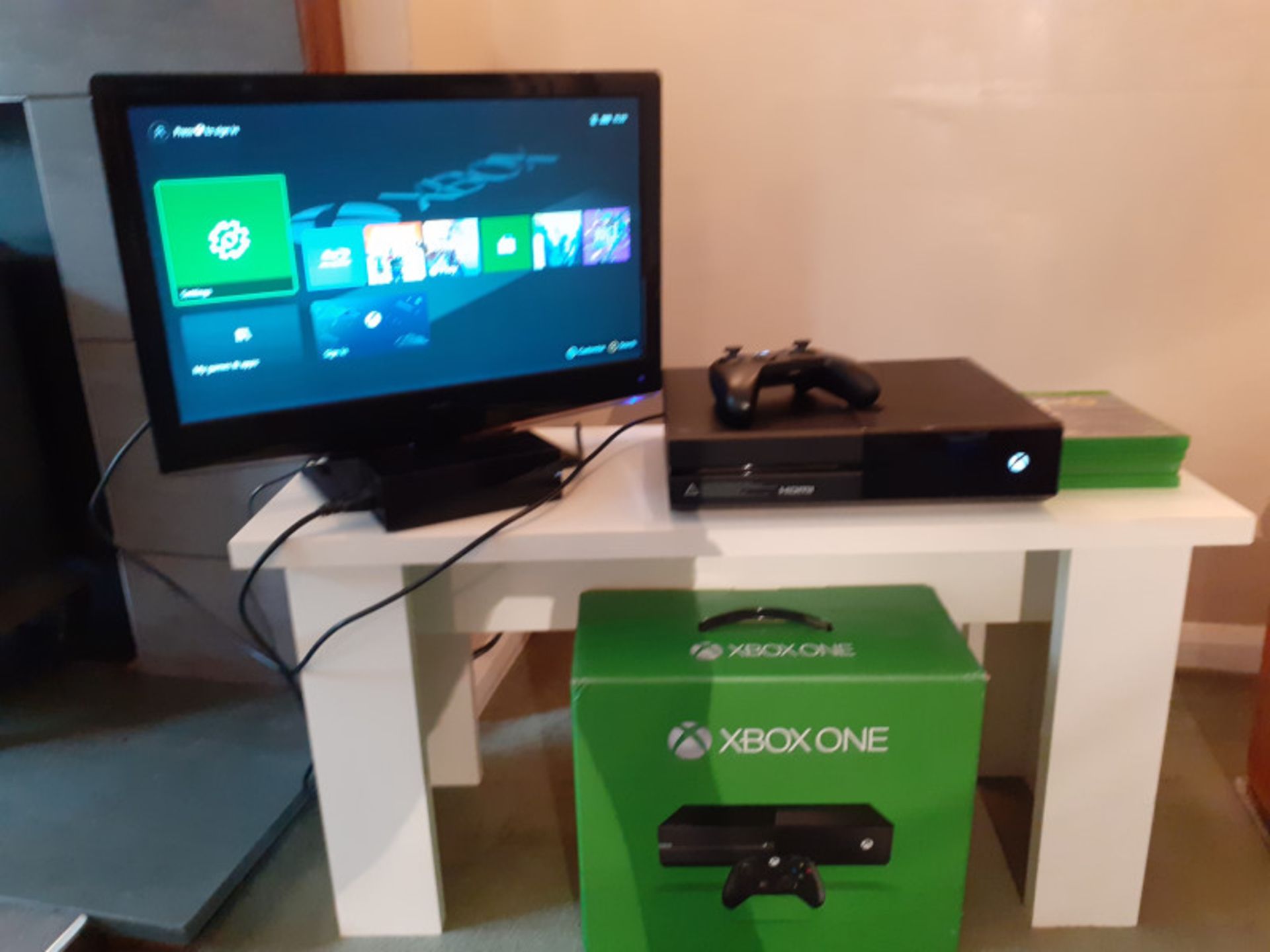 Xbox one games console (500gb) with controller, power lead, HDMI cable and a selection of - Image 5 of 7