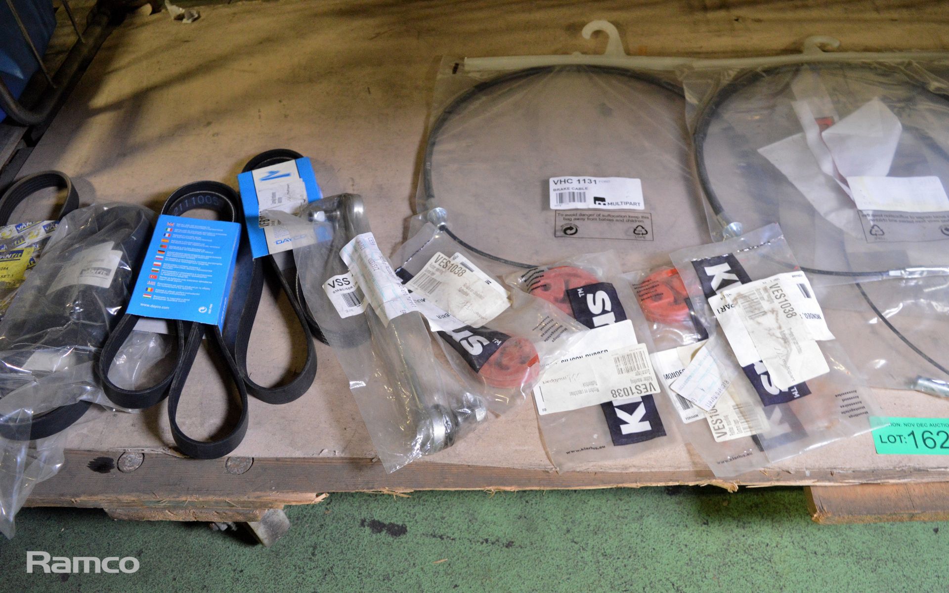 Vehicle parts - Brake cable, rubber mounting, belt sets - see picture for itinerary - Image 3 of 5