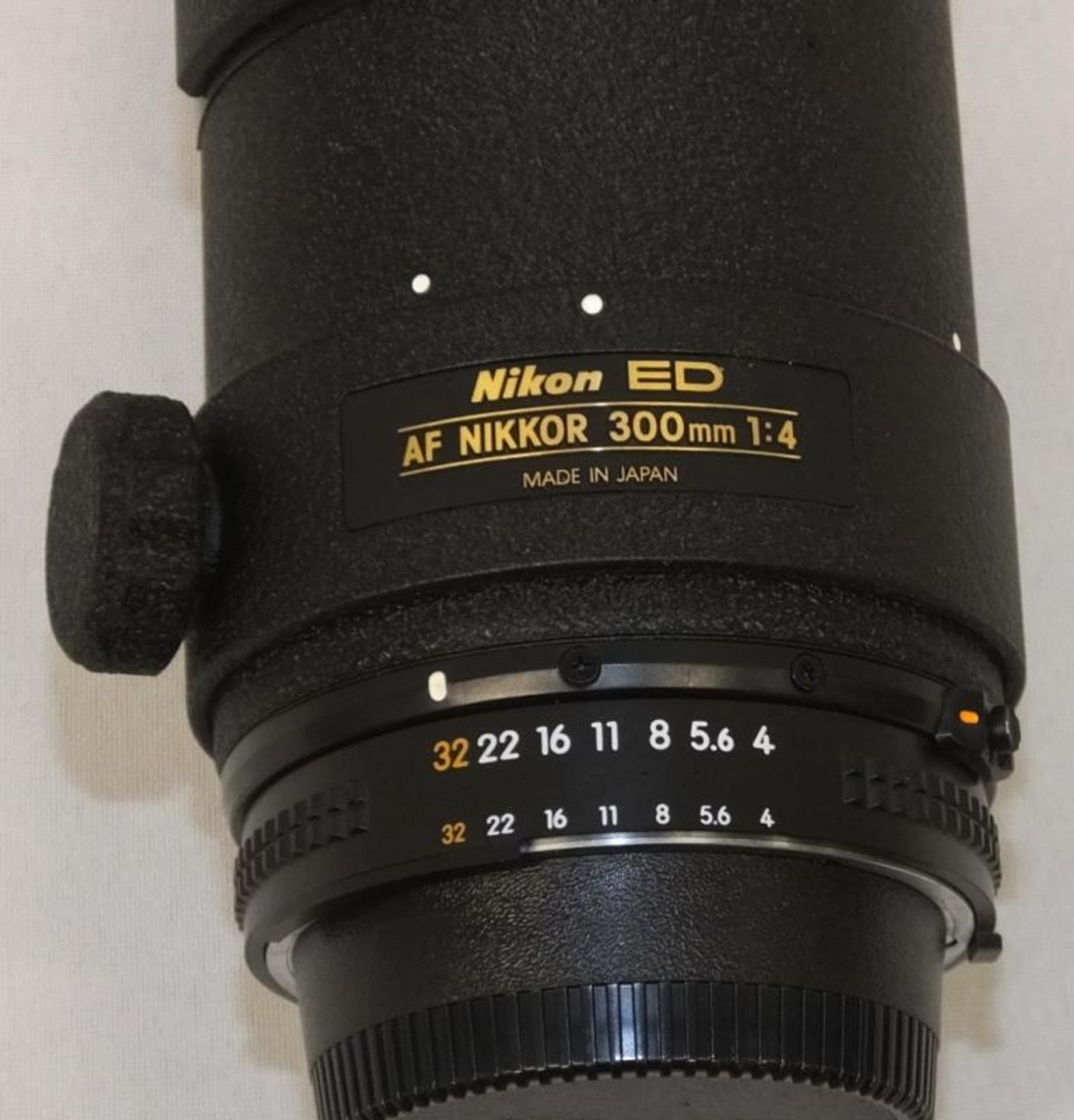 Nikon ED AF Nikkor 300mm - 1:4 Lens - Serial No. 246442 with HOYA 82mm UV(O) Filter in Nikon case - Image 3 of 8