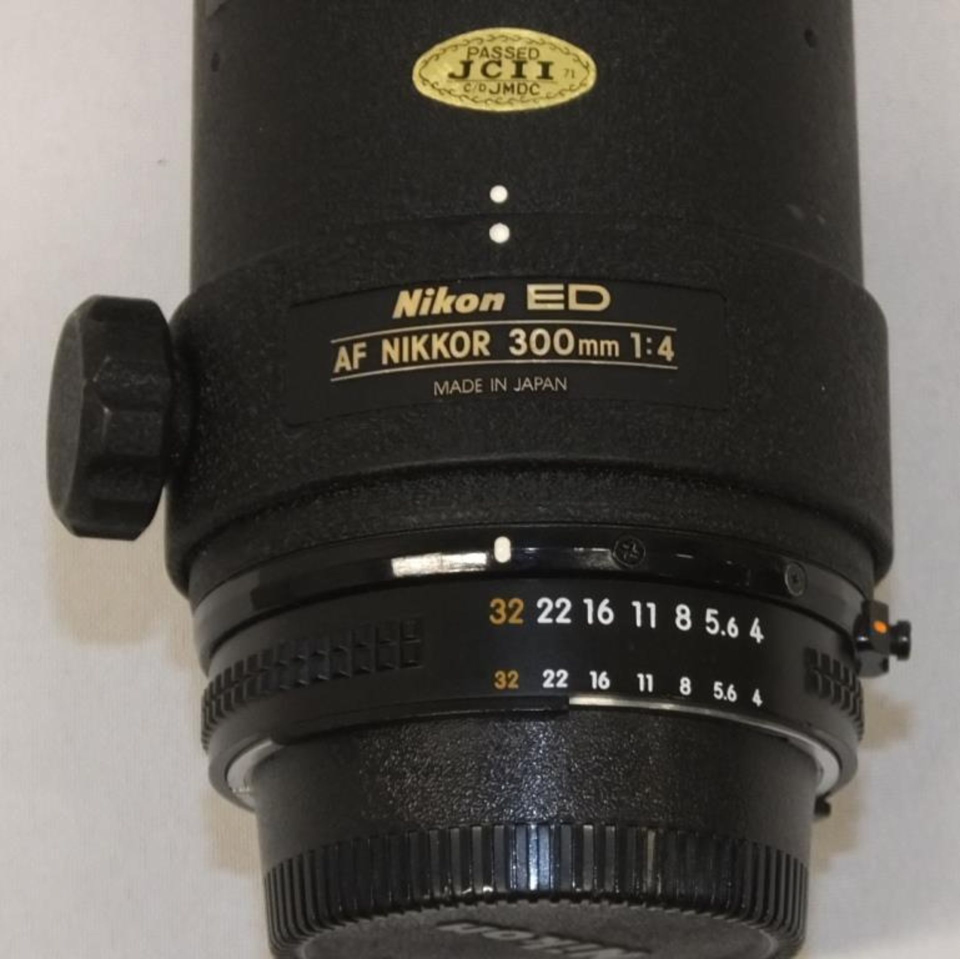 Nikon ED AF Nikkor 300mm - 1:4 Lens - Serial No. 201945 with HOYA 82mm UV(O) Filter in Nikon case - Image 3 of 8