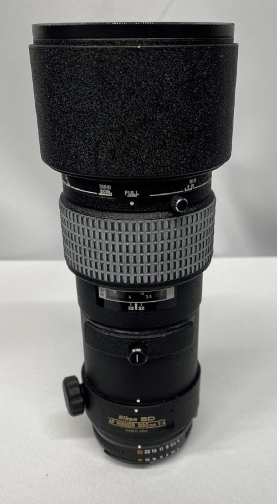 Nikon ED AF Nikkor 300mm - 1:4 Lens - Serial No. 200519 with Nikon L37c 82mm Filter in Nikon case - Image 2 of 8