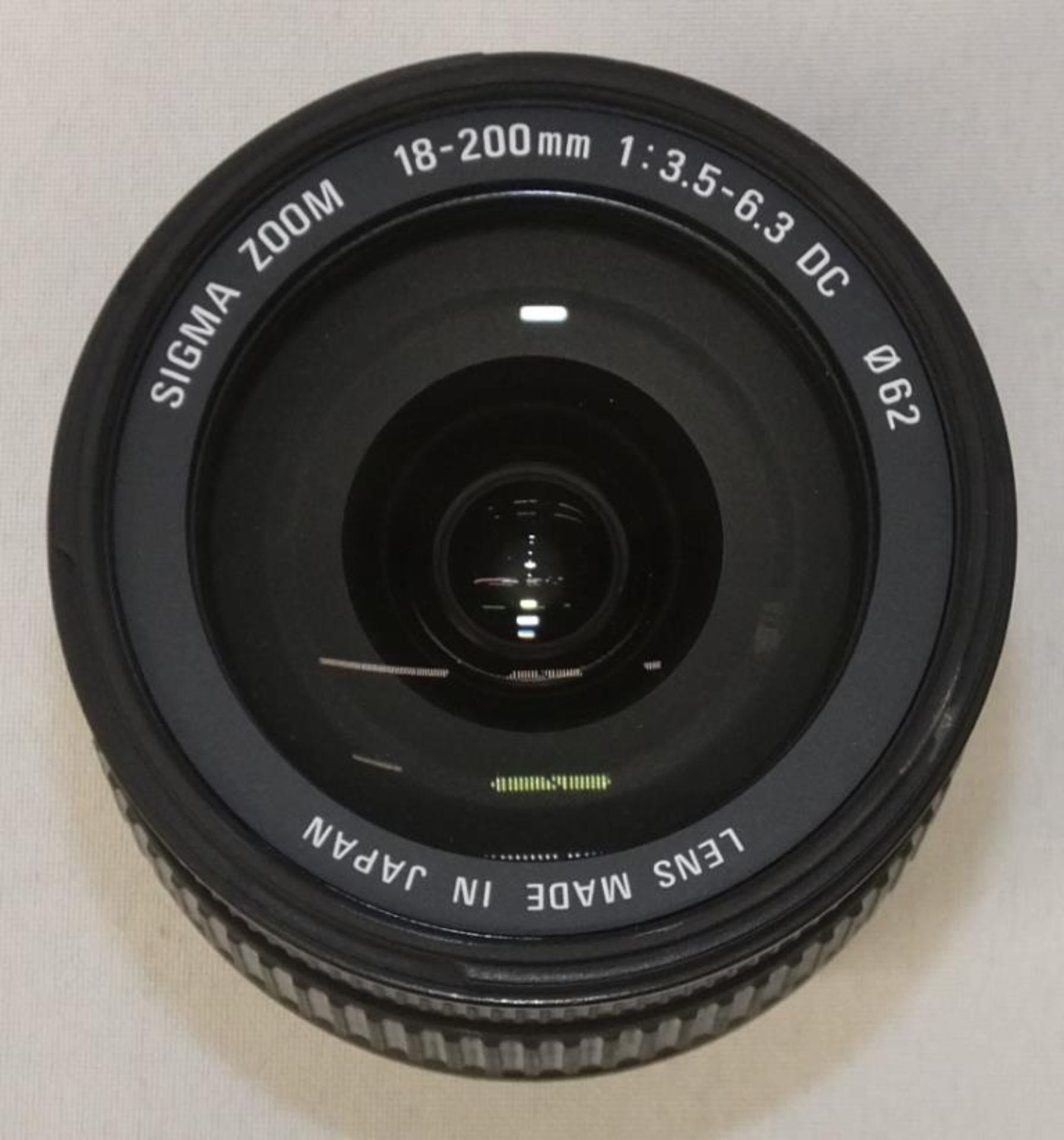 Sigma DC 18-200mm - 1:3.5-6.3 D Lens - Serial No. 2024096 with HOYA HMC 62mm UV(O) Filter - Image 4 of 5
