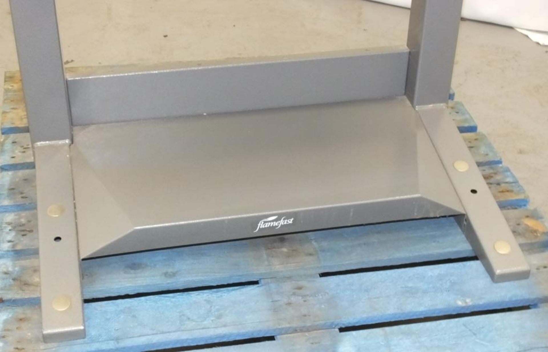 Flamefast metal work bench - L 820mm x D 600mm x H 1210mm - Image 3 of 5