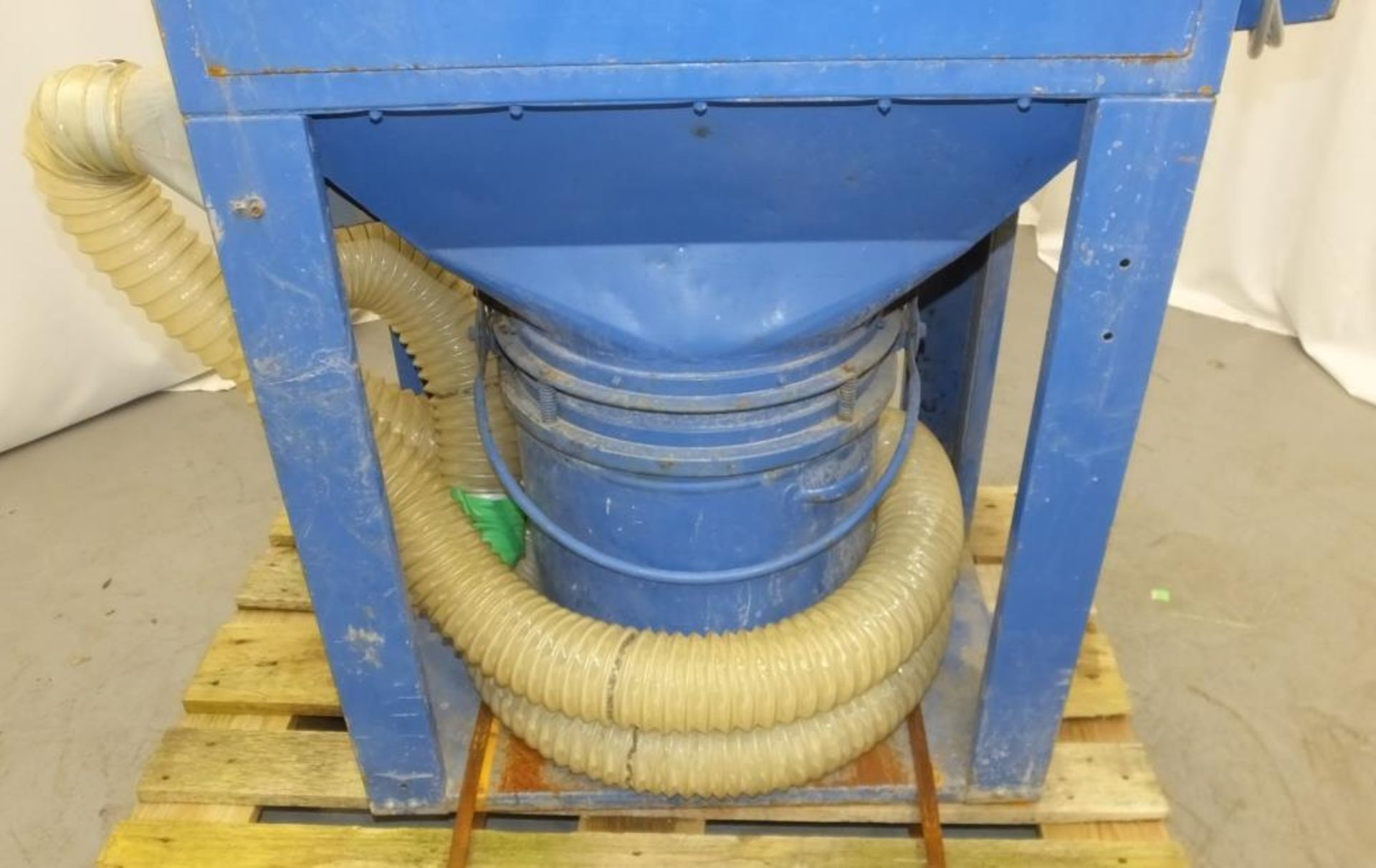 Krysteline Glass Vibrator Machine - 415v with DCE UMA 102 C3 Dust Control Unit - 415v - Image 11 of 11