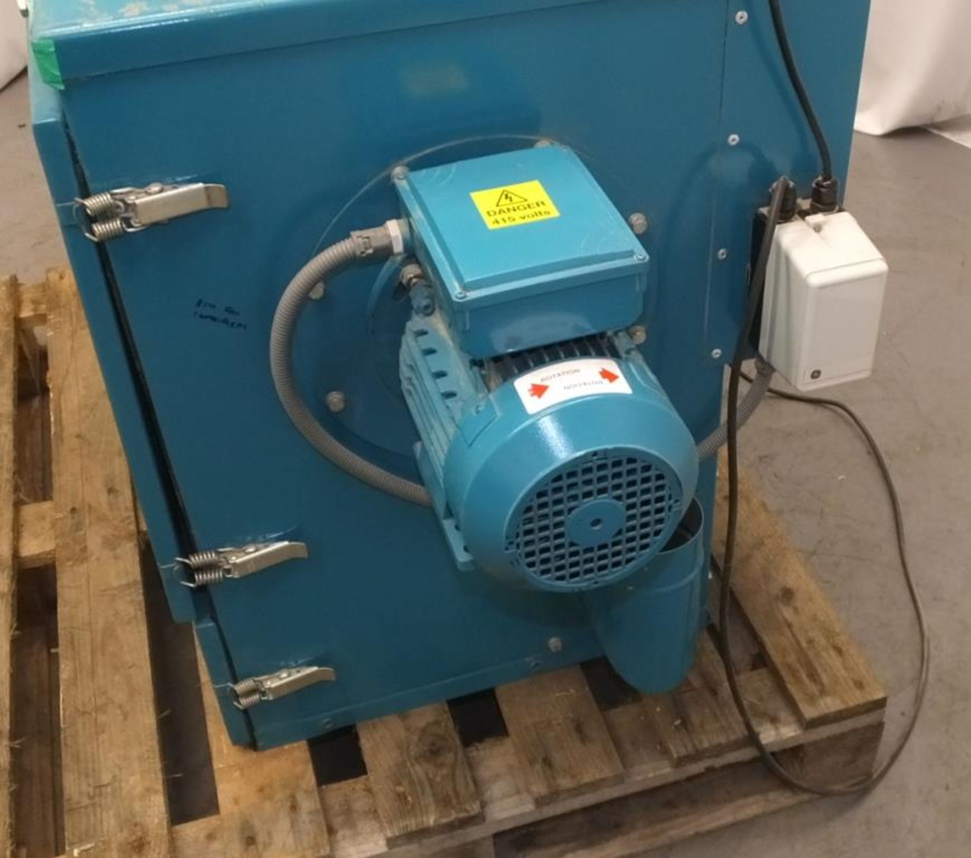 Fume Extraction Unit with AEG AMM 90L BA2 Motor - 1.5kW - 230v - L 1350mm x D 630mm x H760mm - Image 2 of 7